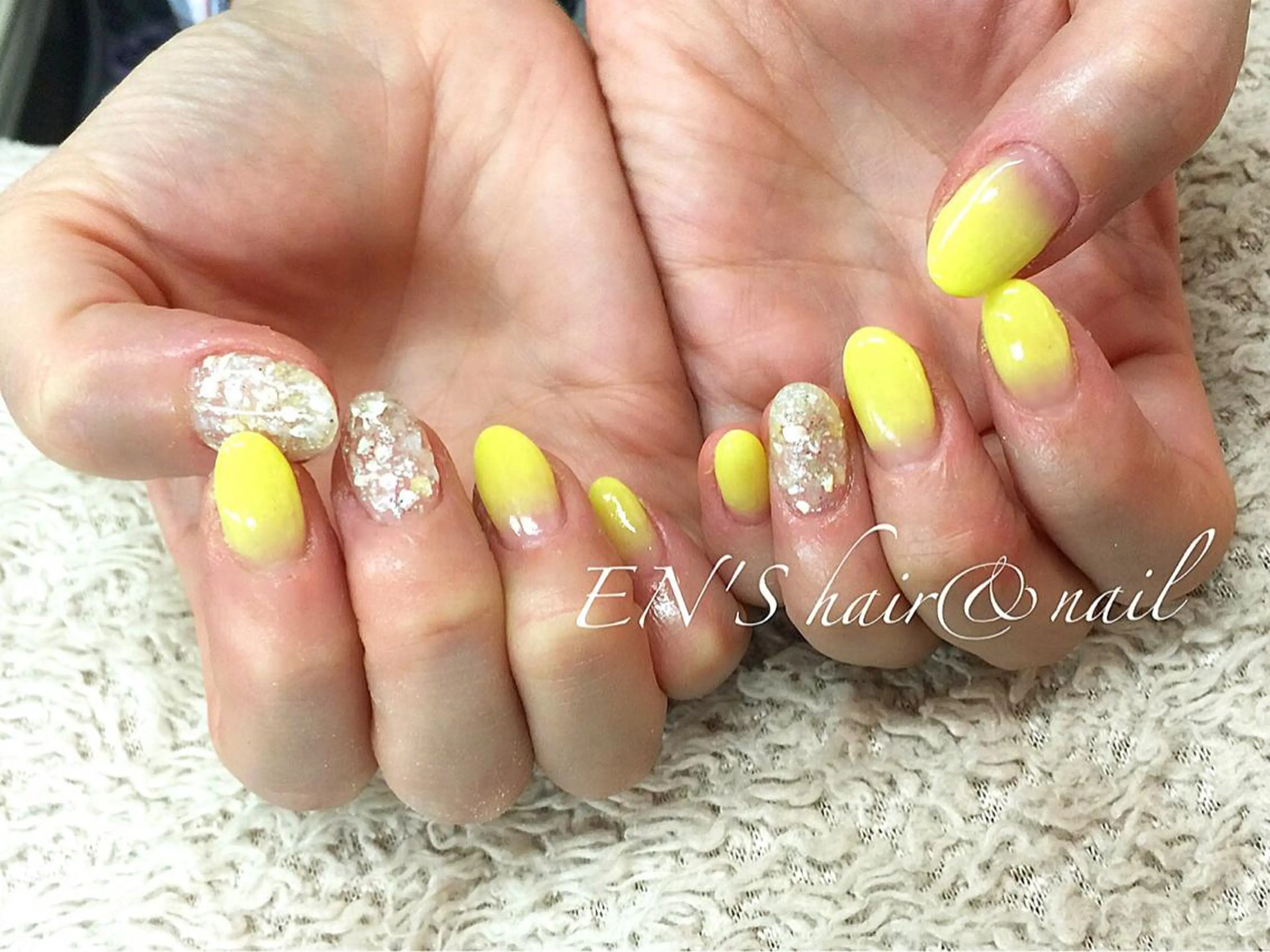 ネイル グラデーション ラメ(グリッター) シルバー ホワイト フルリール 【プライベートサロンのネイルデザイン