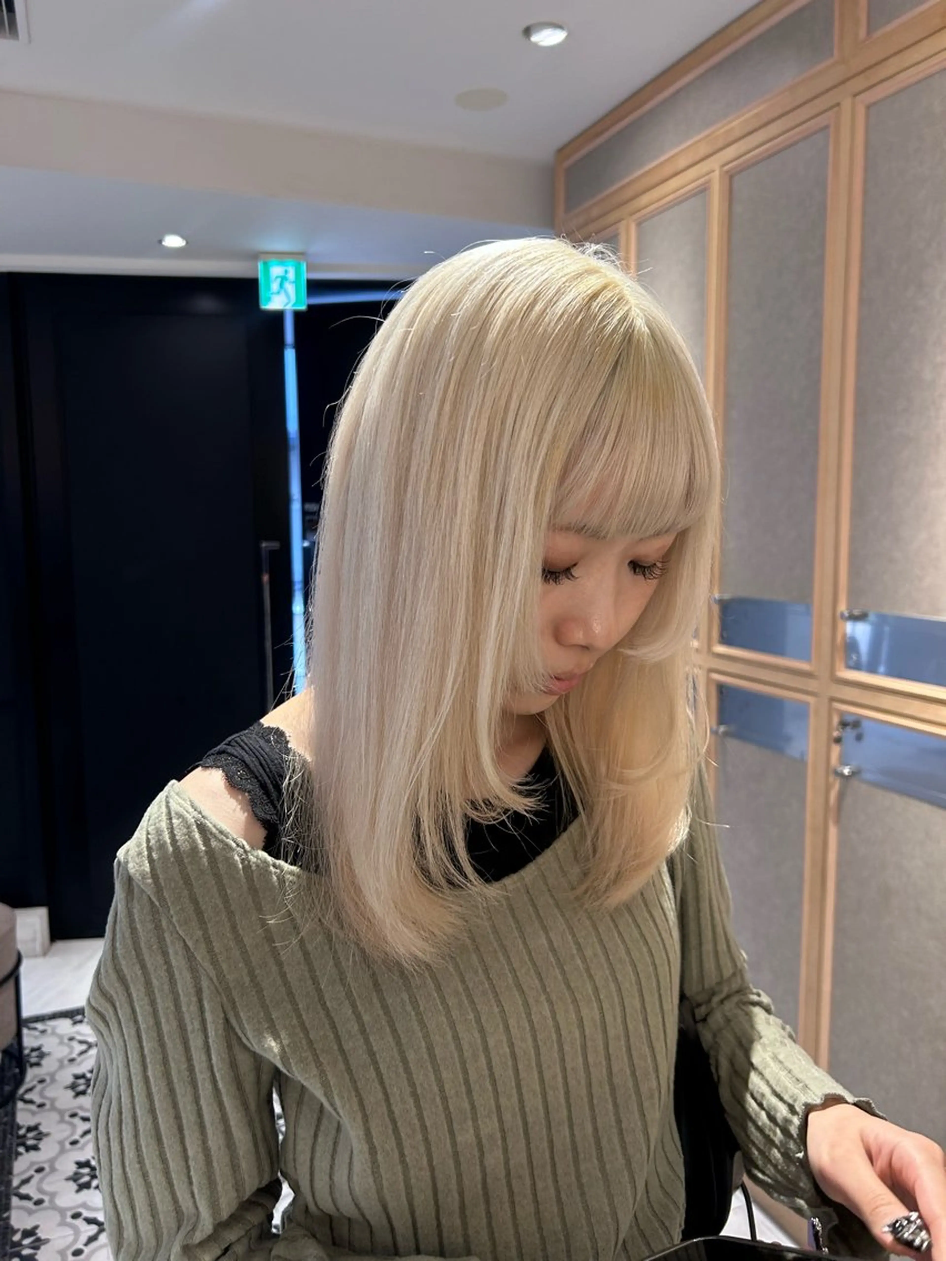 カラー ブリーチ 抜きっぱなしブロンド ブロンド ヘアカラー トリートメント ヘッドスパ ヘアセット miko🪽地毛風/ ハイトーン/レイヤーのヘアスタイル