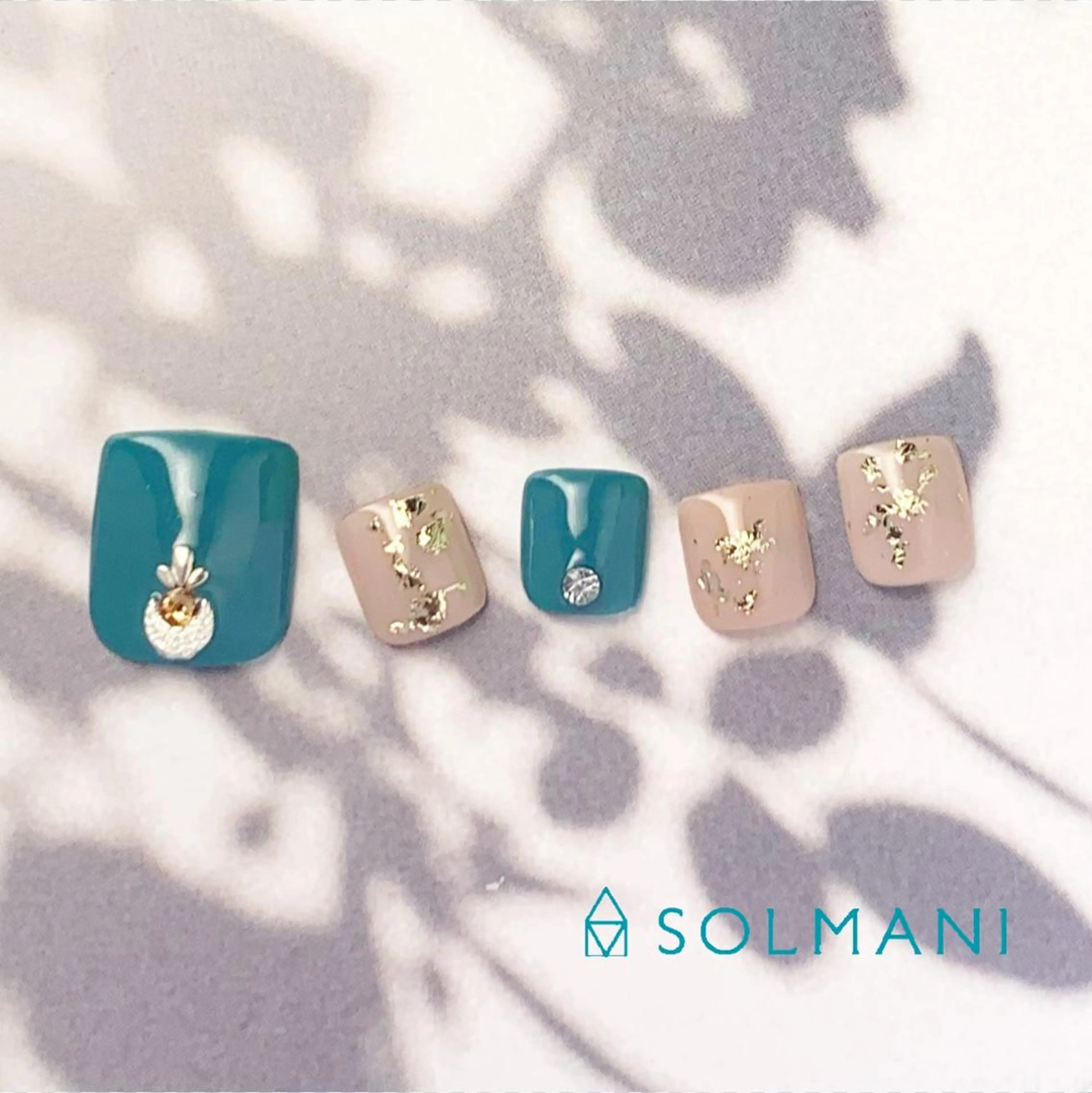 ネイル フットネイル SOLMANI 予約担当のネイルデザイン