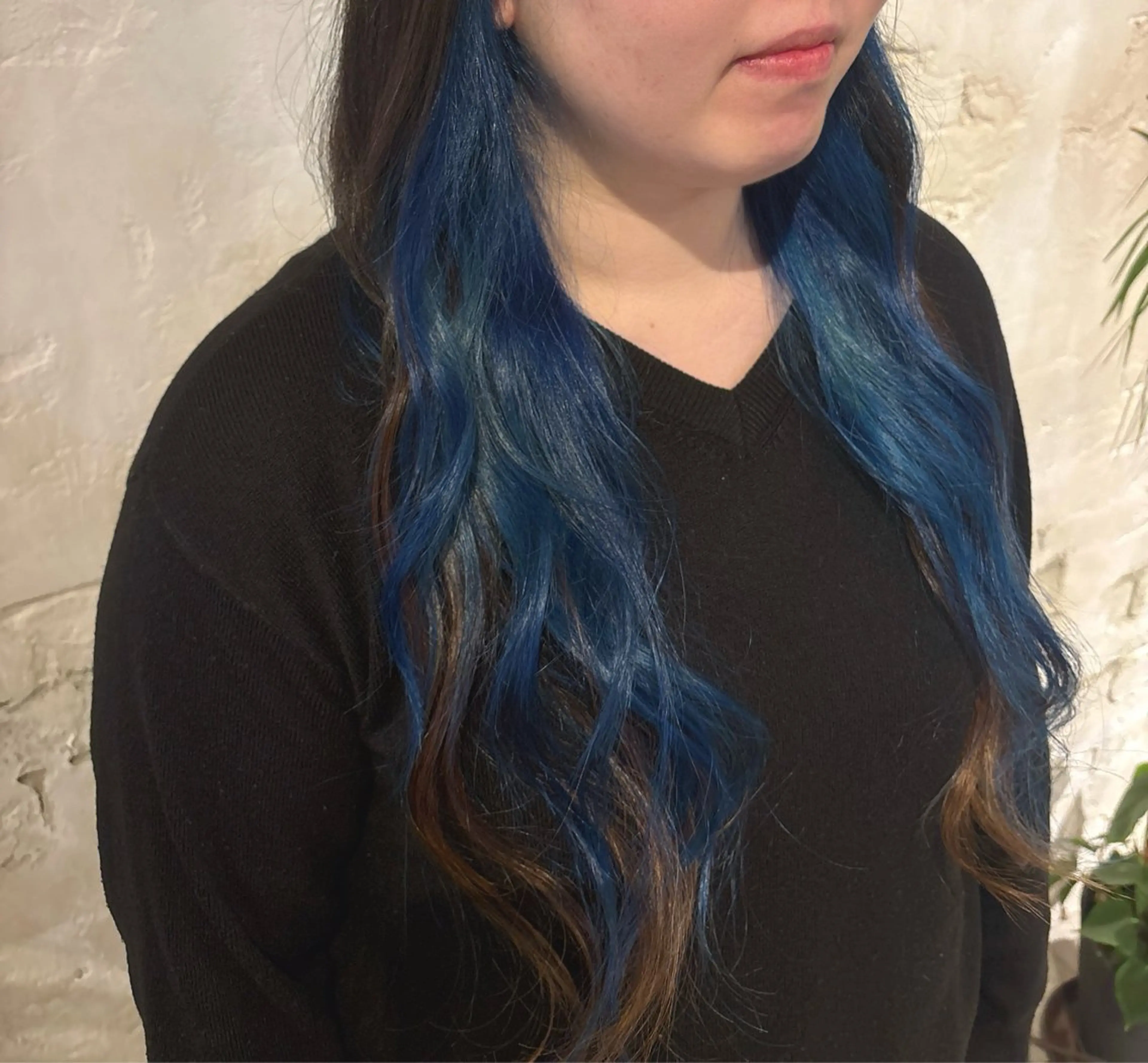 ロング ヘアカラー 西 柚のヘアスタイル