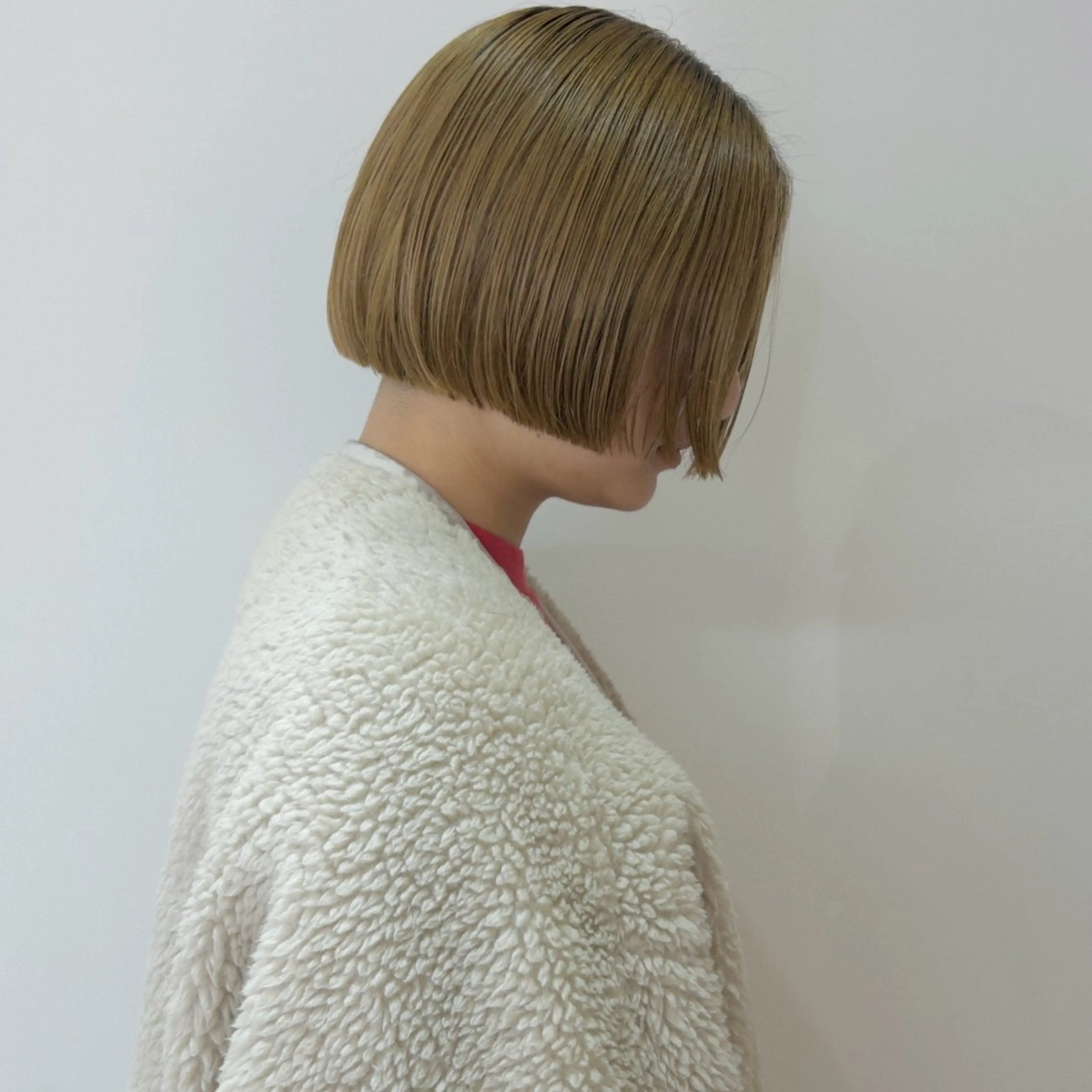 ショート カラー 透明感カラー 顔まわりレイヤー 顔周りカット ハッシュカット レイヤーカット nonoka オリーブ/グレージュのヘアスタイル