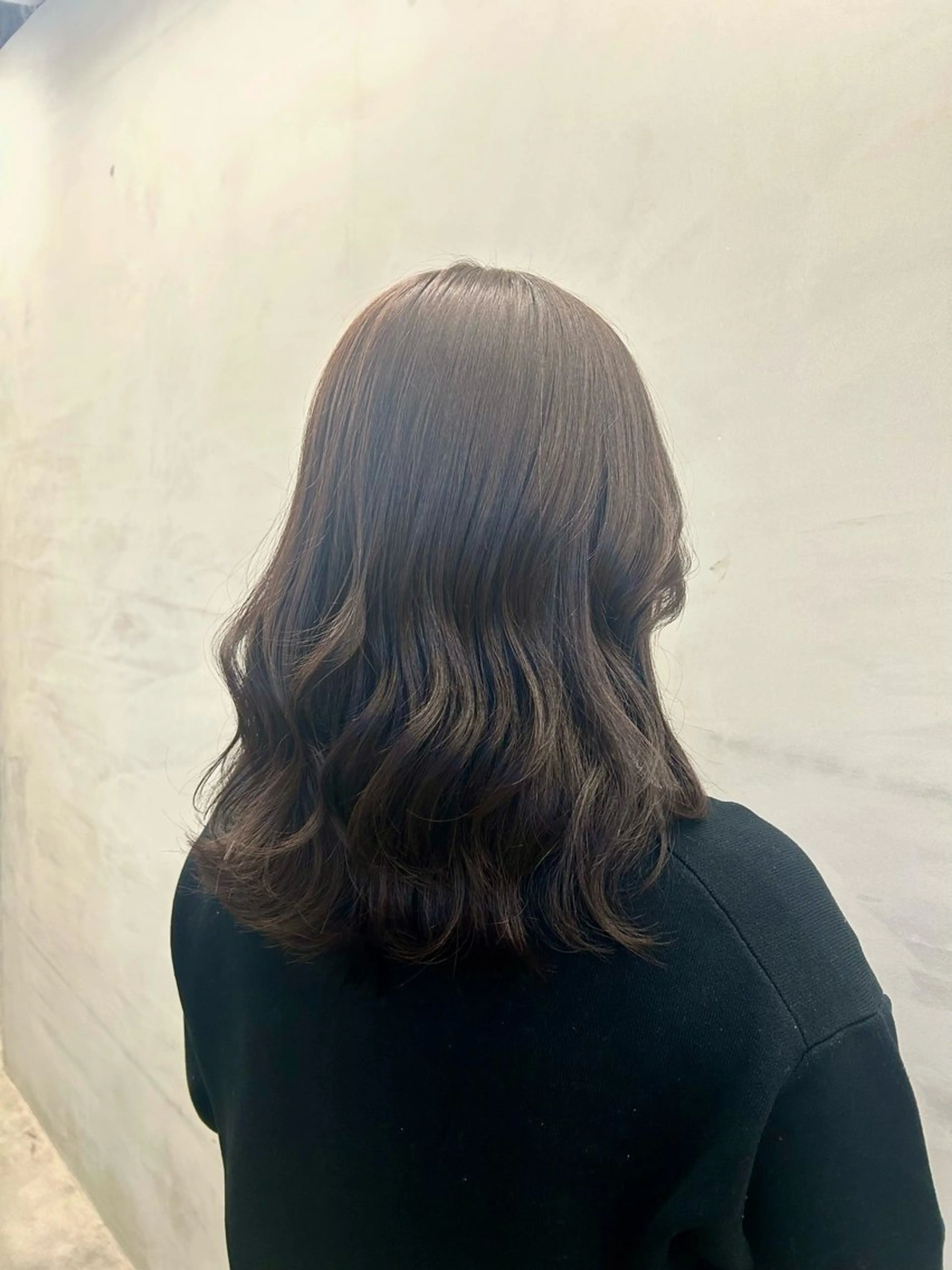 ミディアム レイヤーカット 透明感💗 ベージュ系　松田彩音のヘアスタイル