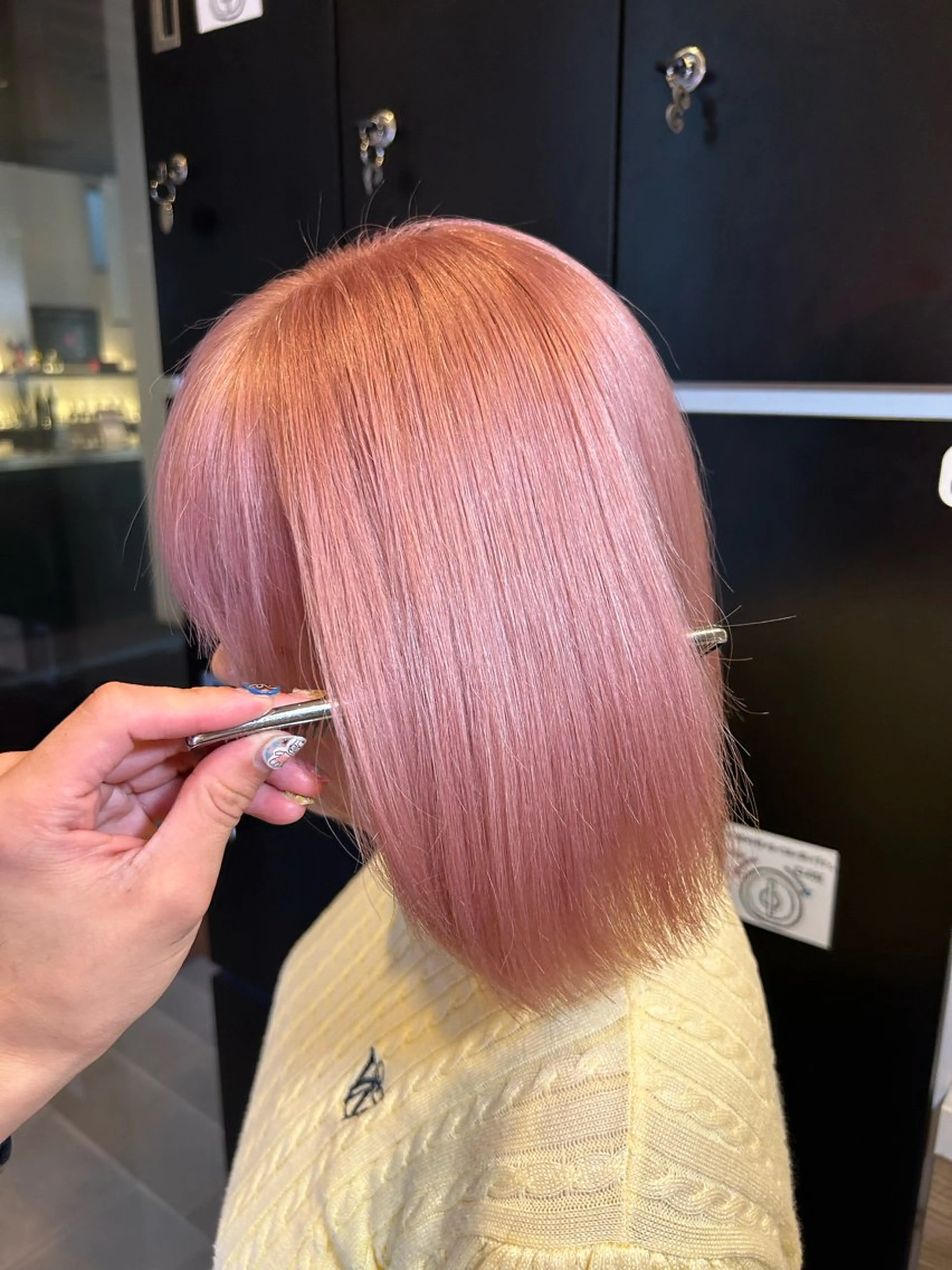 ミディアム カラー ブリーチ ピンクカラー ホワイトピンク 髪質改善 カット ヘアカラー トリートメント 有働由良／ハイトーン ／韓国メンズヘアのヘアスタイル