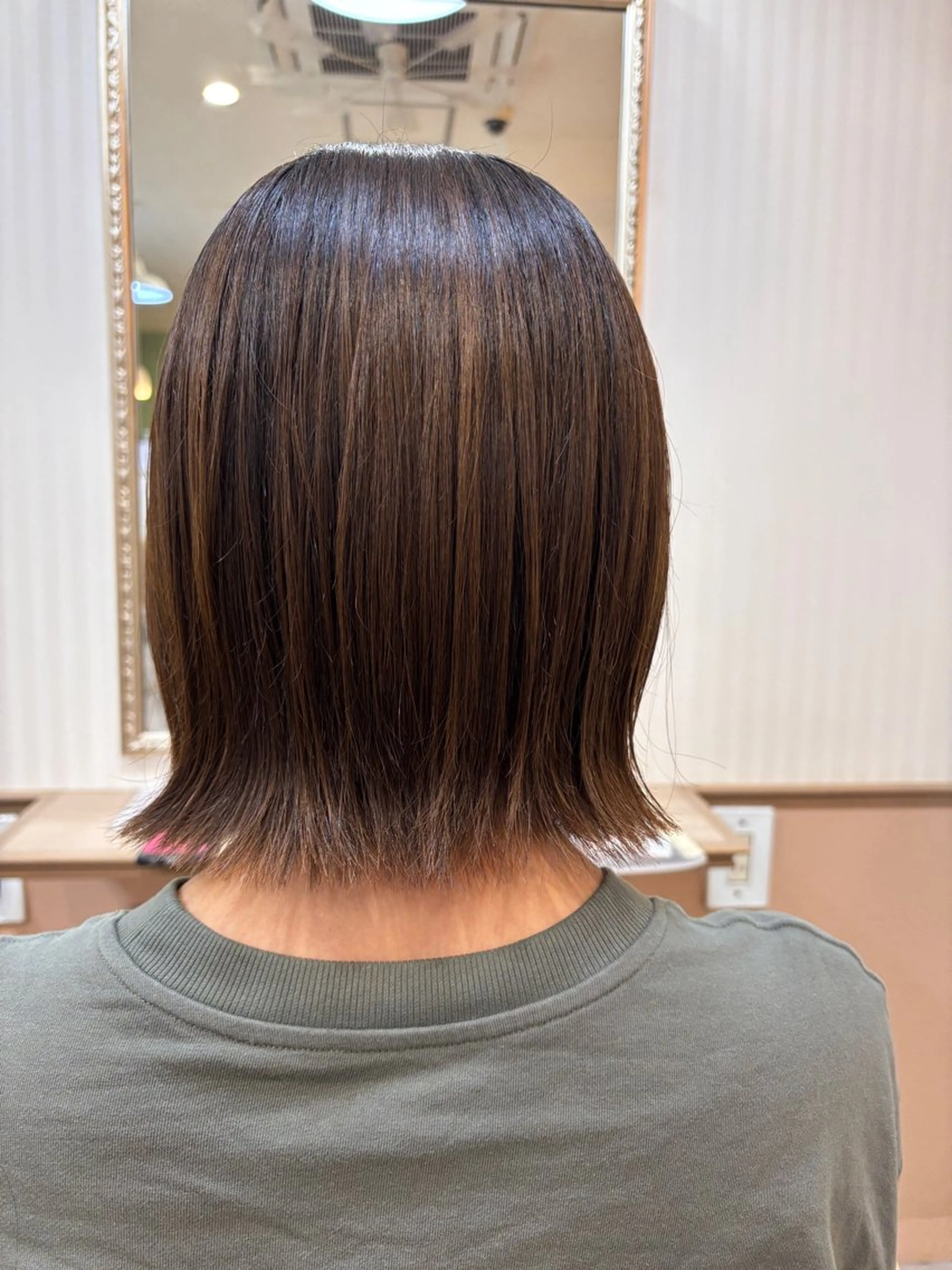 ショート シンセティックヘアデザイン所属・吉井 愛のヘアスタイル