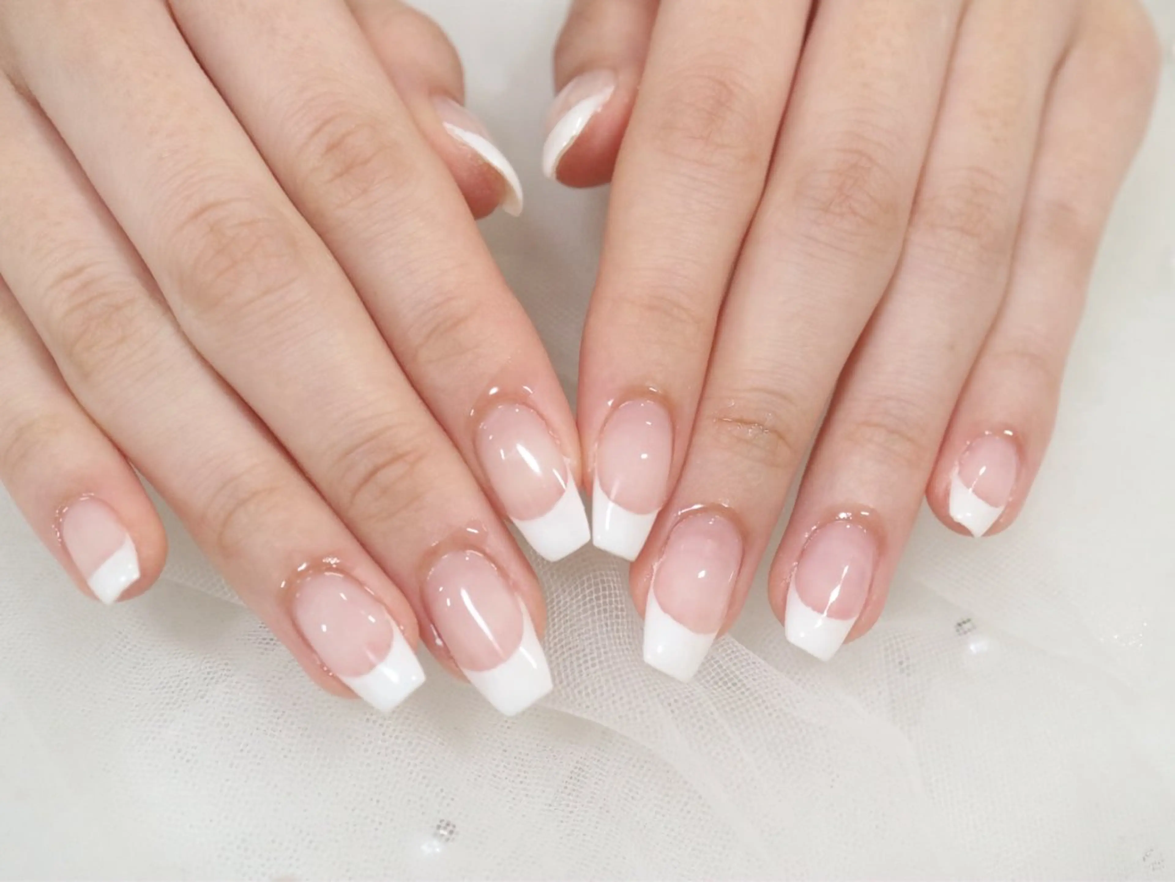 【オフ有り】上品な仕上がり♪フレンチネイル 💎🤍パラジェル変更可の写真