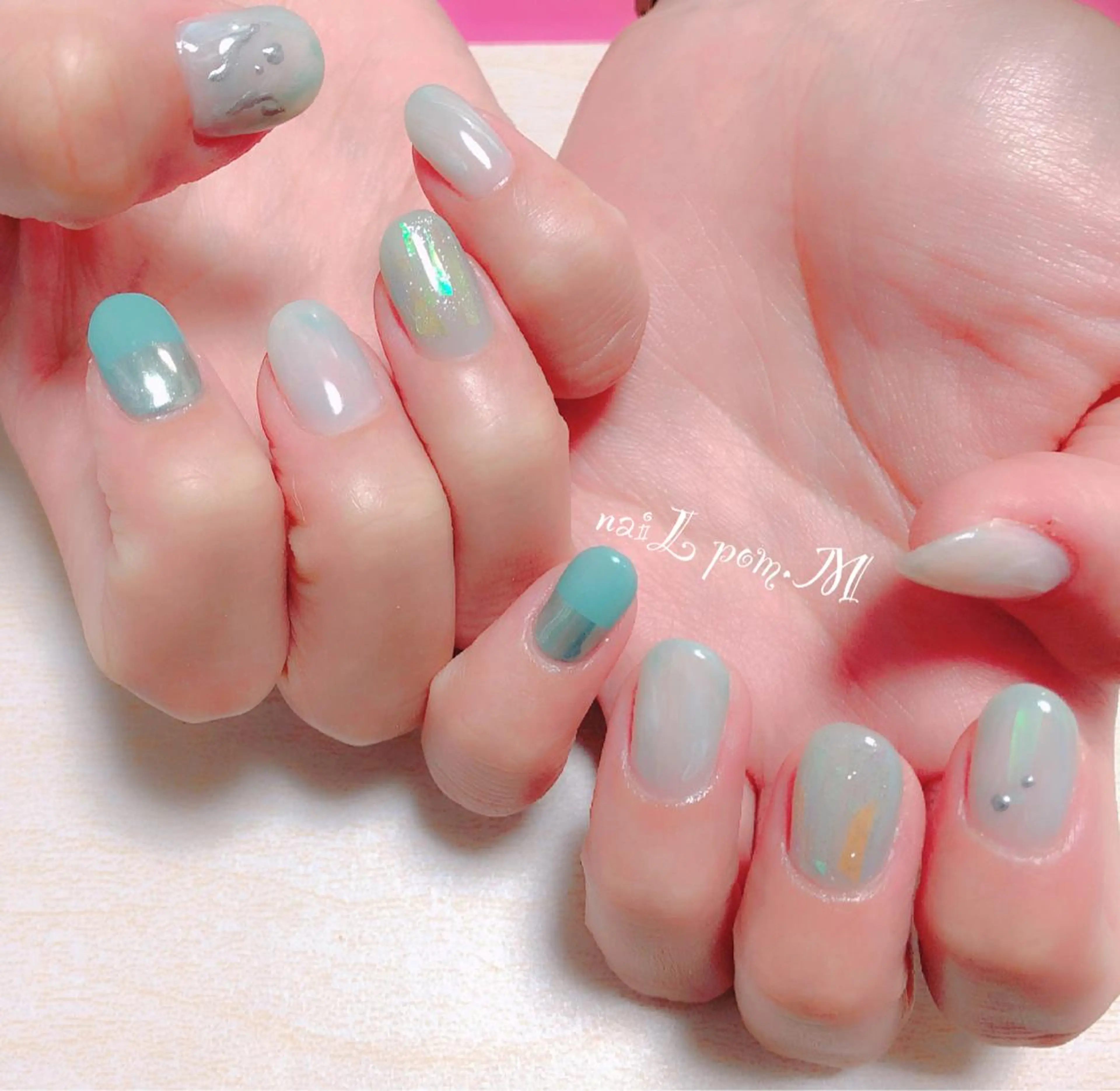 ネイル ミラーネイル ニュアンスネイル オフィスネイル シンプルネイル naiL pom.M所属・naiL pom.Mのネイルデザイン