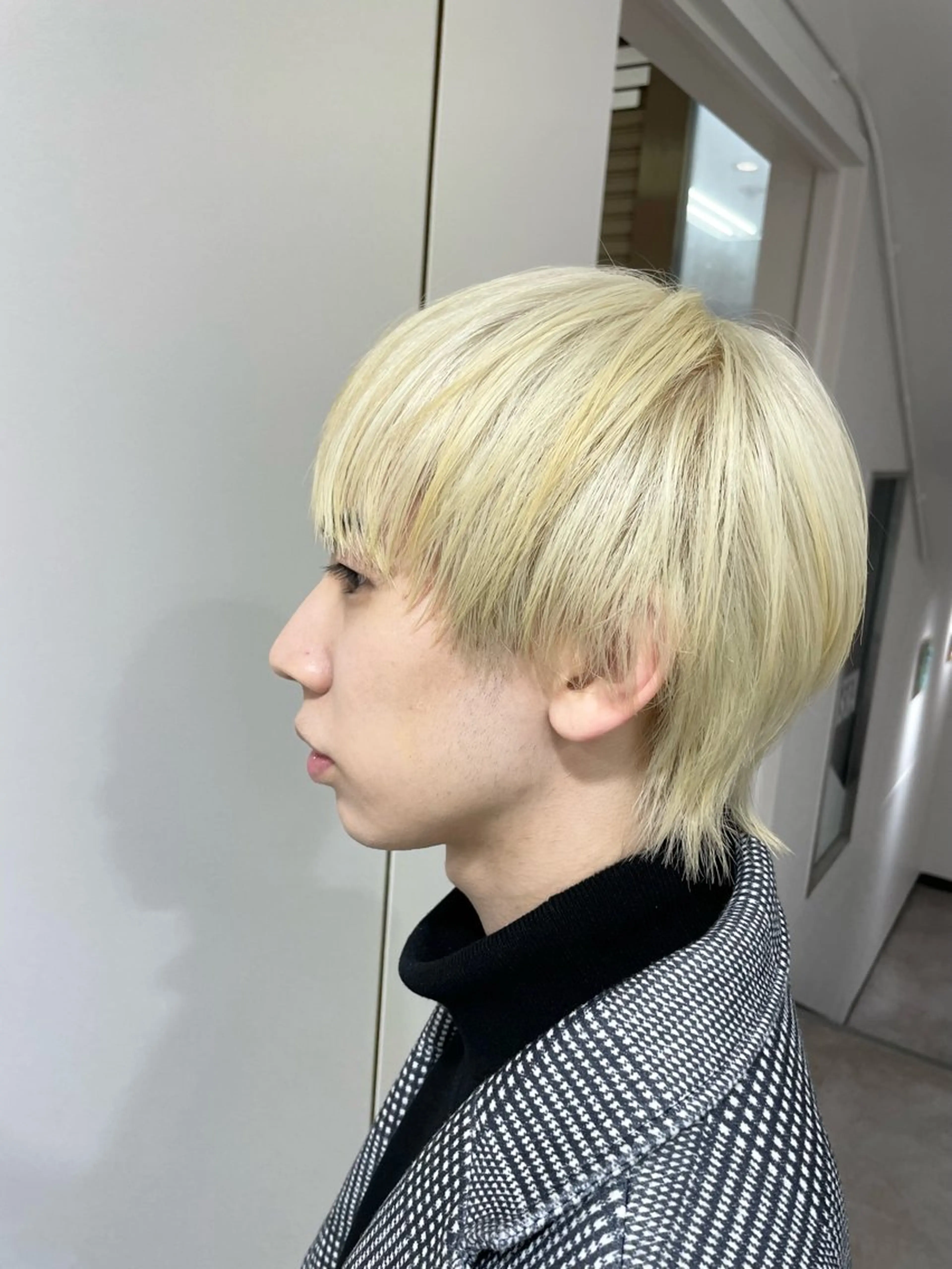 ショート メンズ ヘアカラー 🦋艶髪ハイトーン / Mio🦋のヘアスタイル