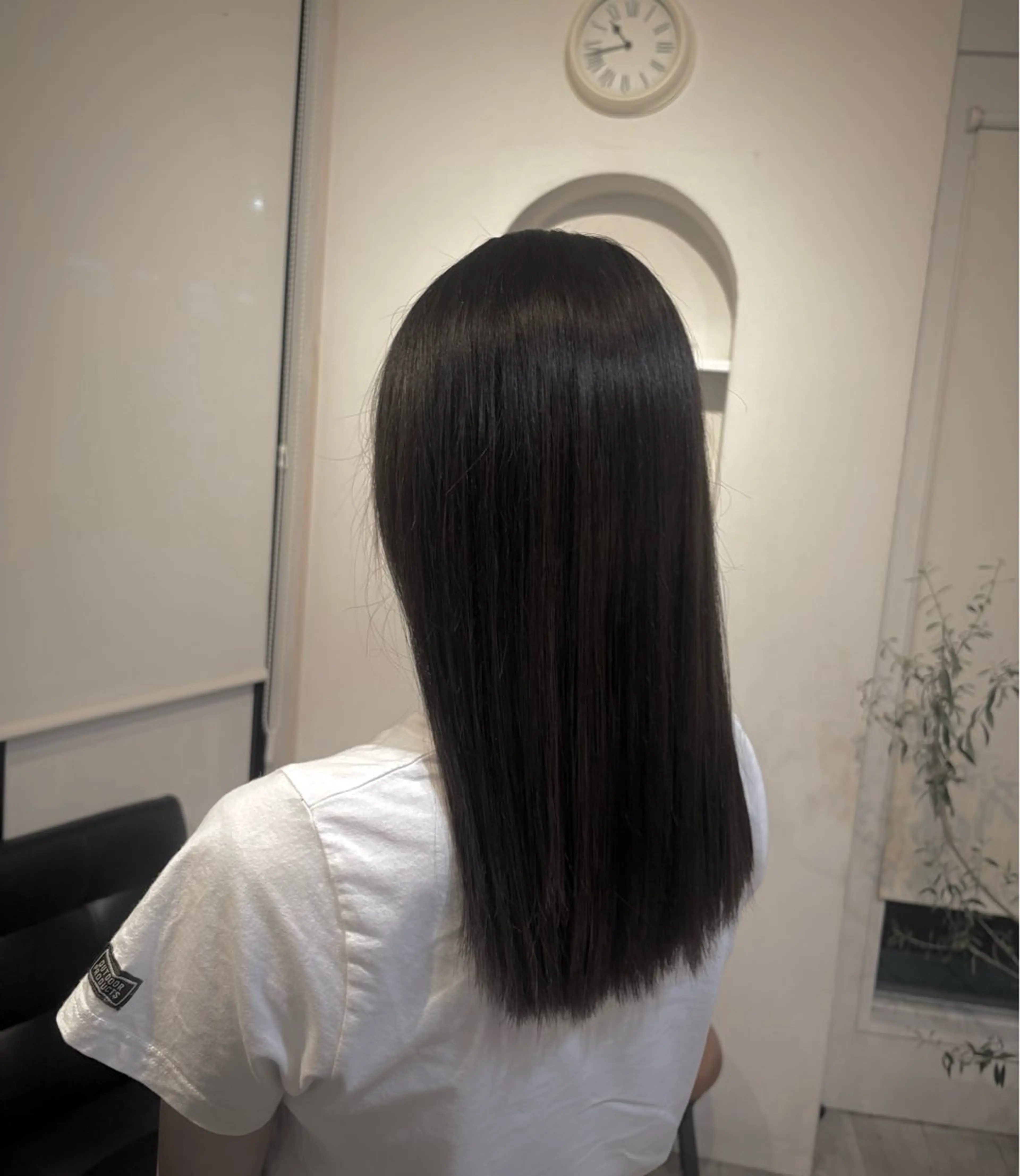 はしもとひより/ 艶カラー/ストレートのヘアスタイル