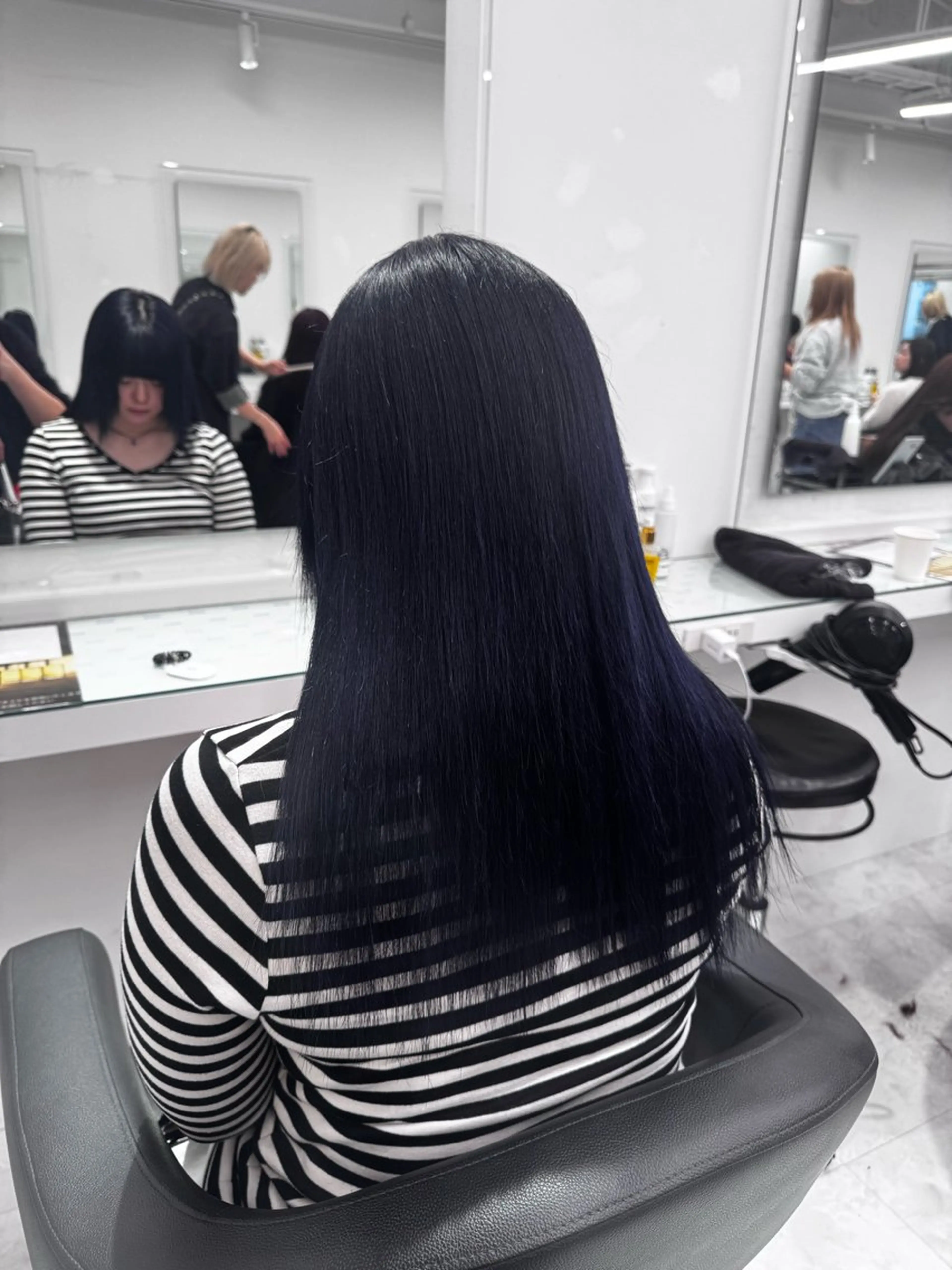 ロング カラー ヘアアレンジ ヘアカラー トリートメント ヘアセット 透け上品ハイトーン 職人ゆうと🤍のヘアスタイル