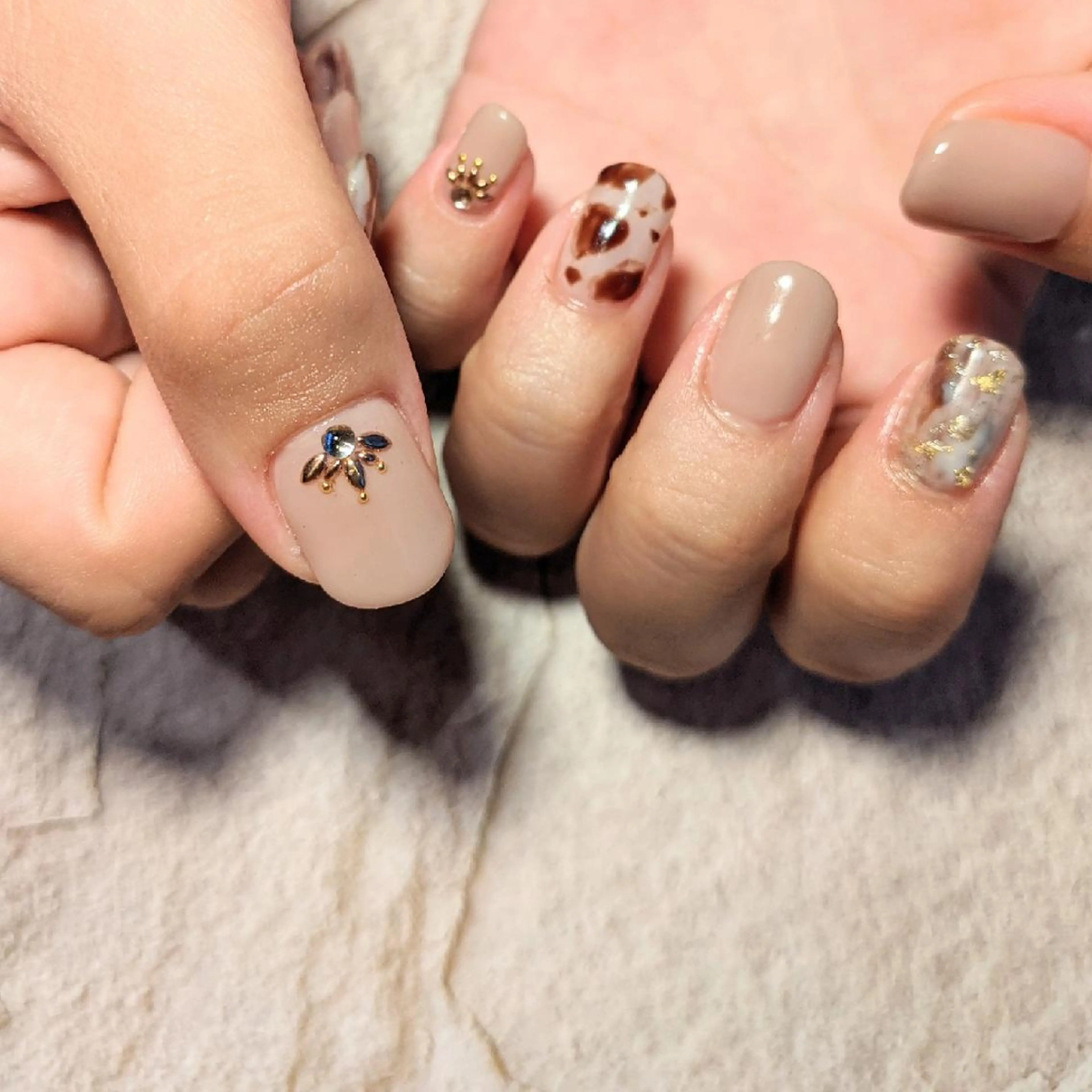 ネイル ｱｲﾗｯｼｭ ﾈｲﾙ ｻﾛﾝ つけるのマツエク・マツパデザイン