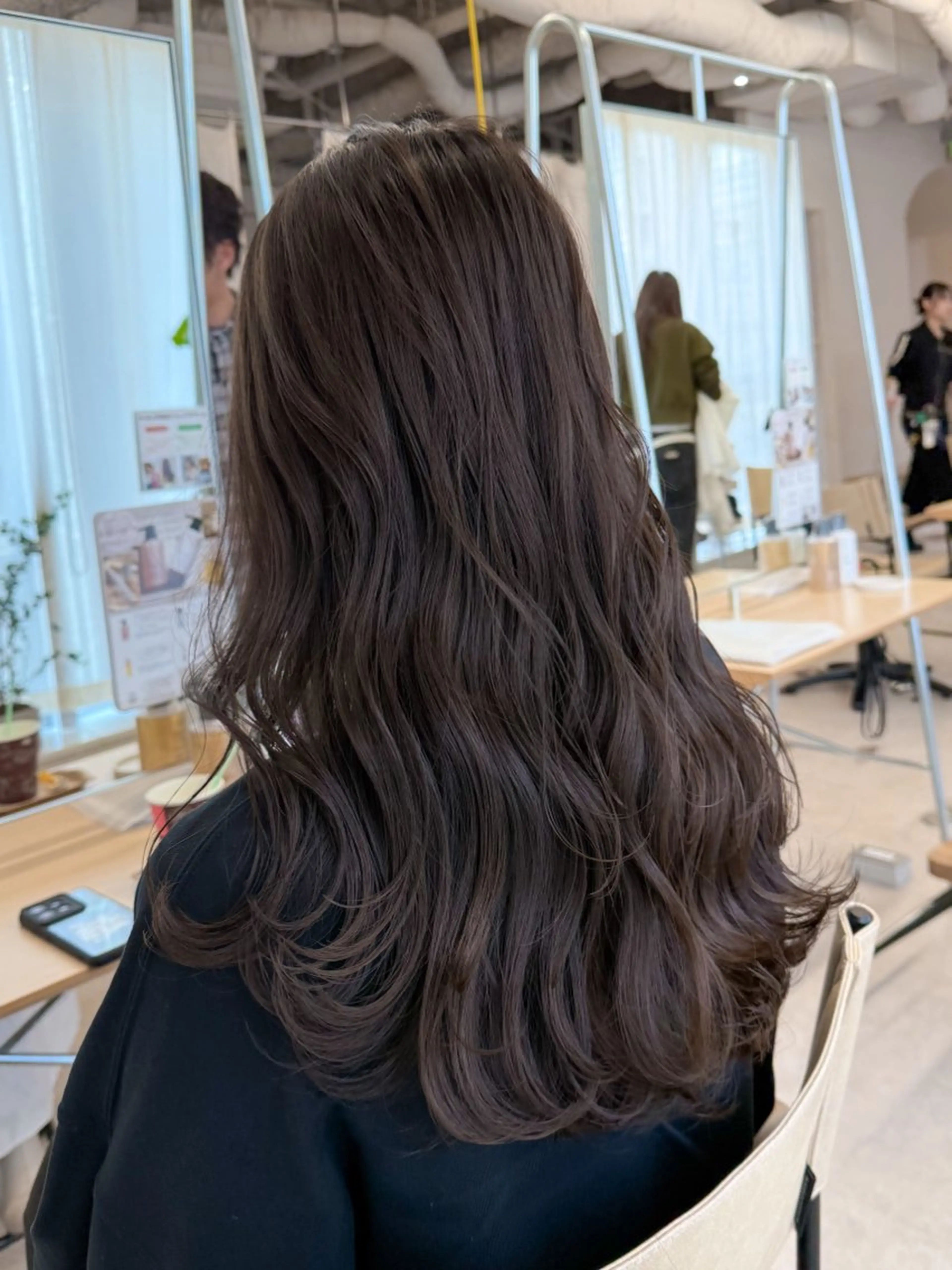 ロング カラー 辺見 葵のヘアスタイル