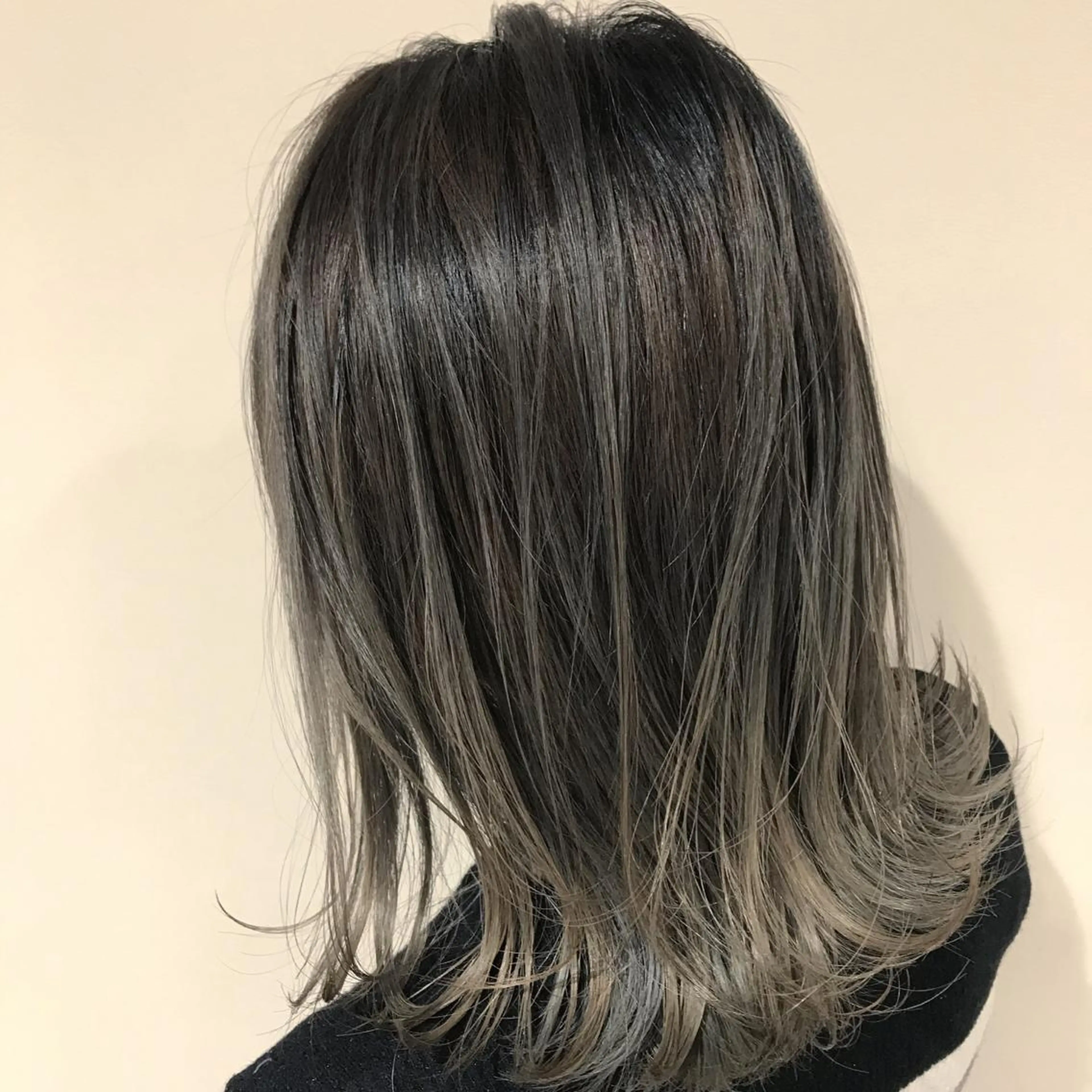 ミディアム カラー AMI Hair  supply所属・髪質改善カラー 韓国風レイヤーのヘアスタイル