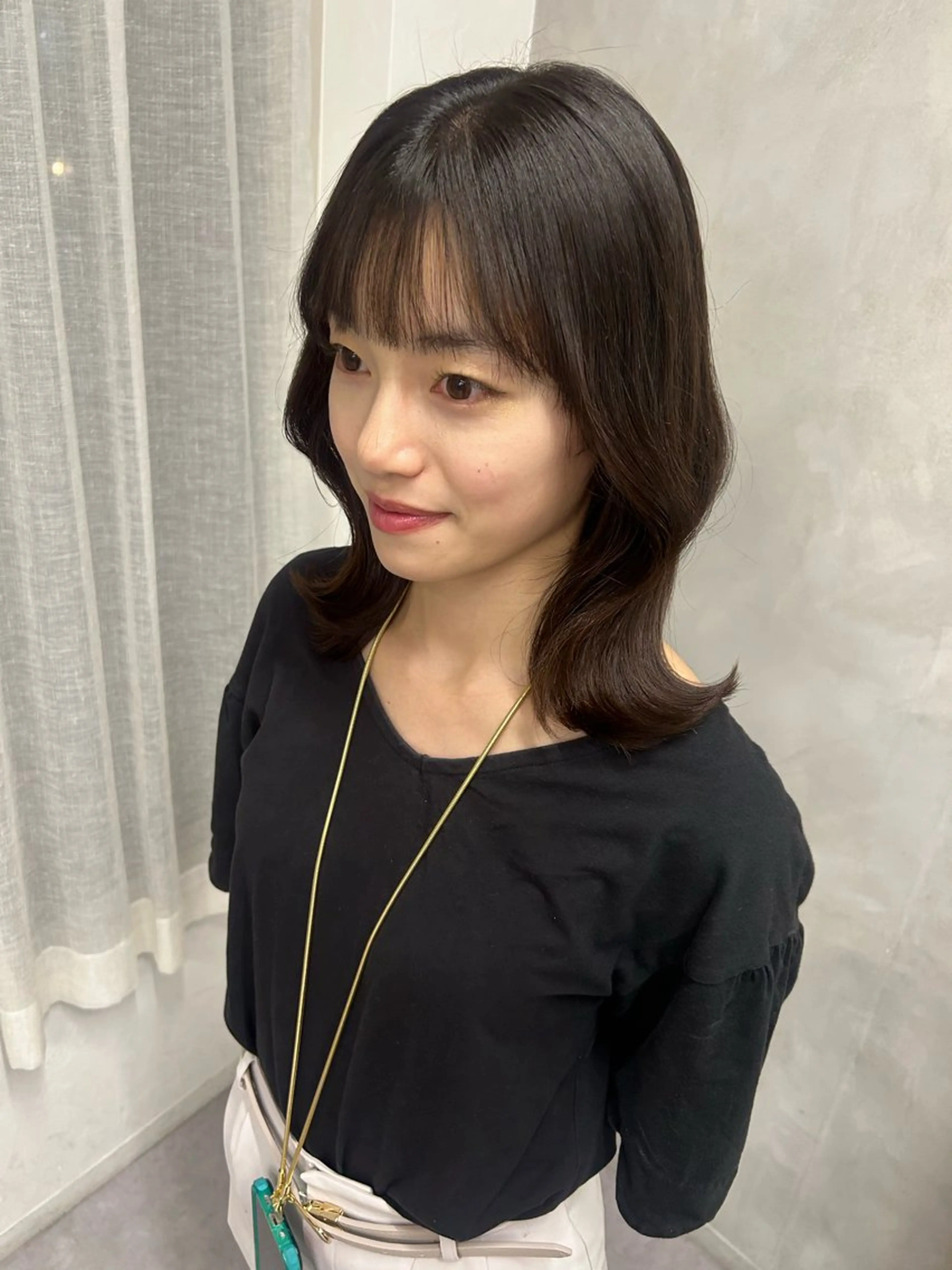 ミディアム 高山 アミのヘアスタイル