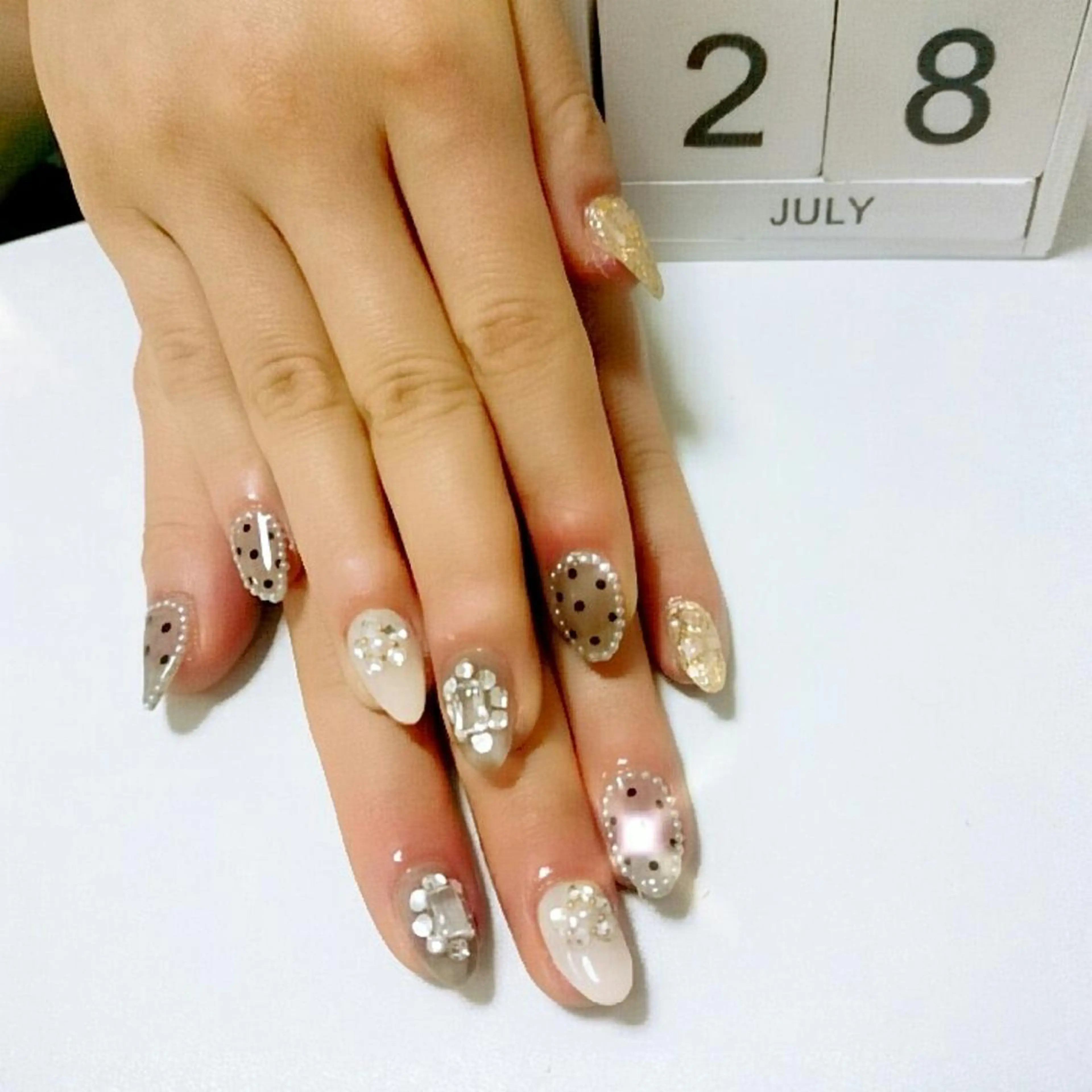 ネイル ドット JEWEL nailのネイルデザイン