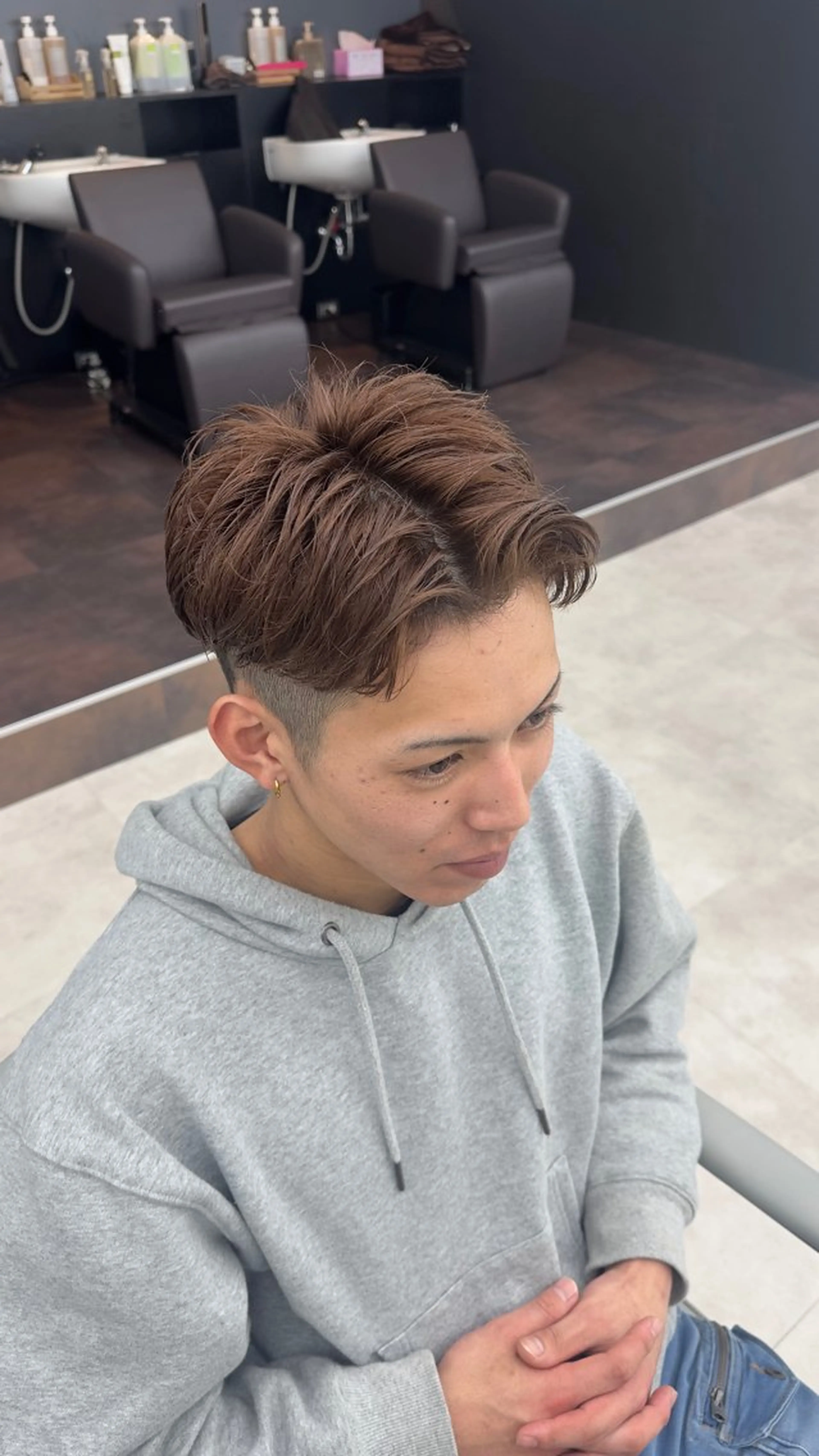 ショート カラー ヘアアレンジ メンズ ブラウンカラー ヘアカラー トリートメント 秋葉 春輝のヘアスタイル