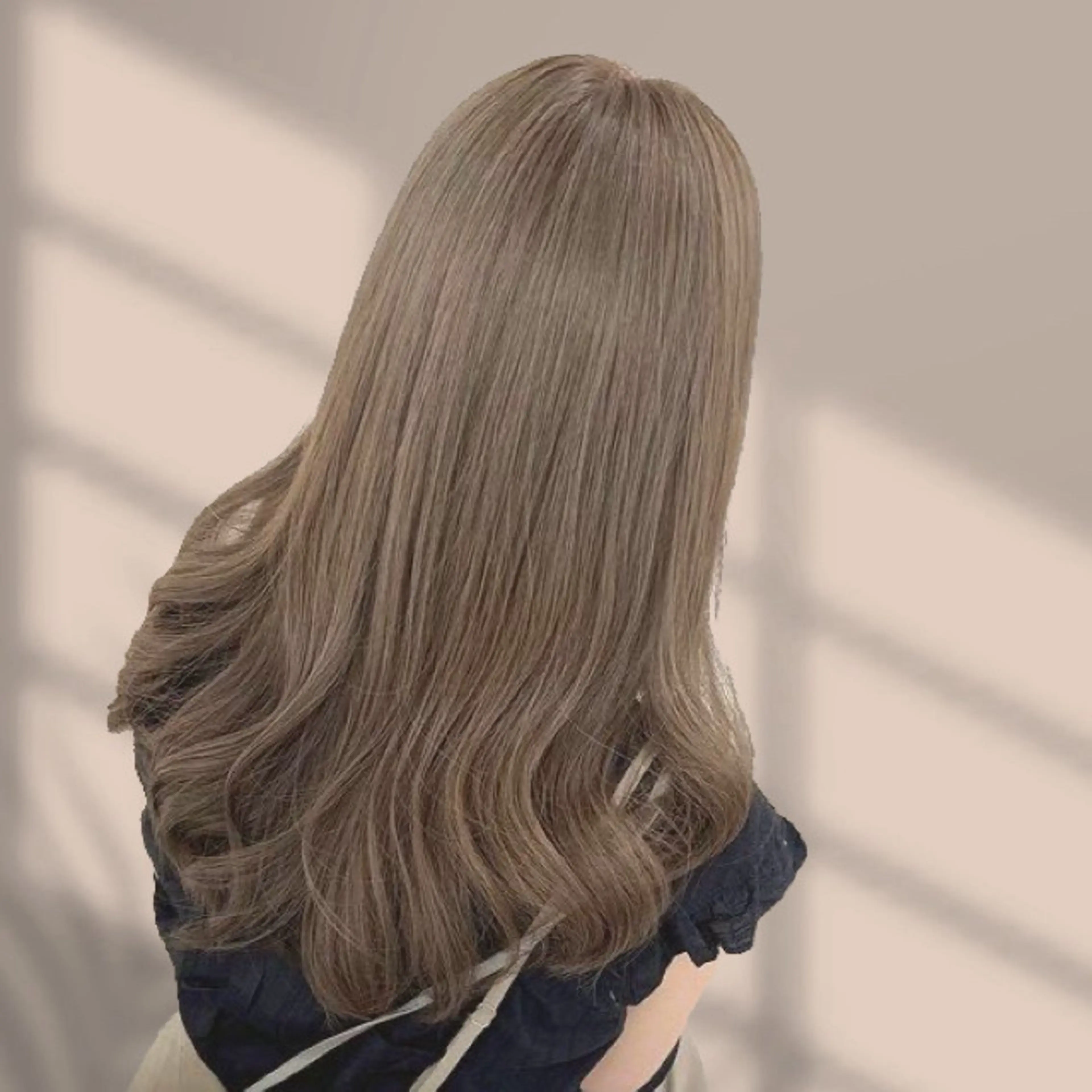 ロング カラー ヘアカラー くすみミルクティー／ ブラウン🪡TOWAのヘアスタイル