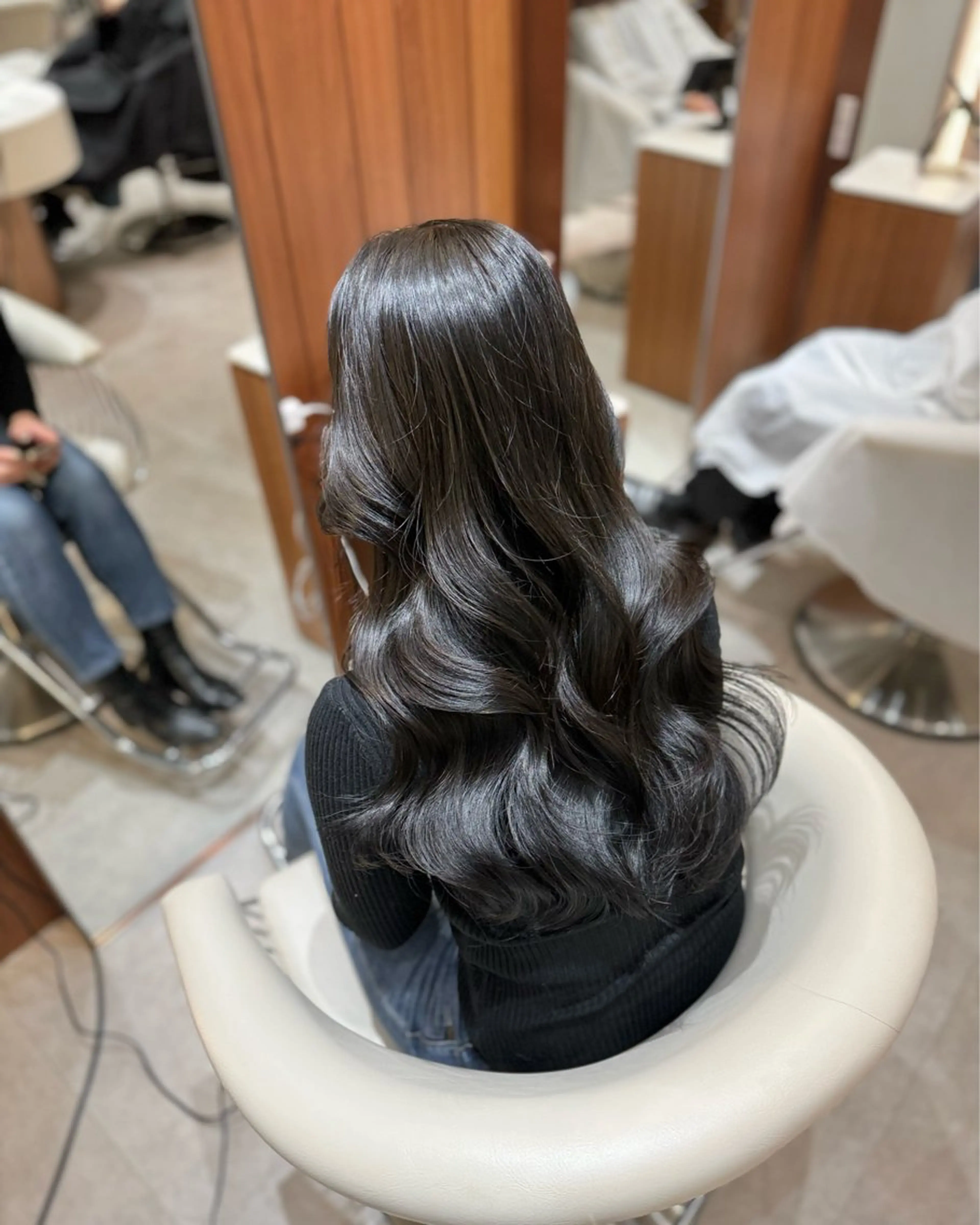 ロング カラー 黒髪 ブルーカラー ブルーブラック ダークグレー ダークグレージュ カット ヘアカラー トリートメント ヘアセット 韓国レイヤー🇰🇷 韓国研修◎渋谷カイトのヘアスタイル
