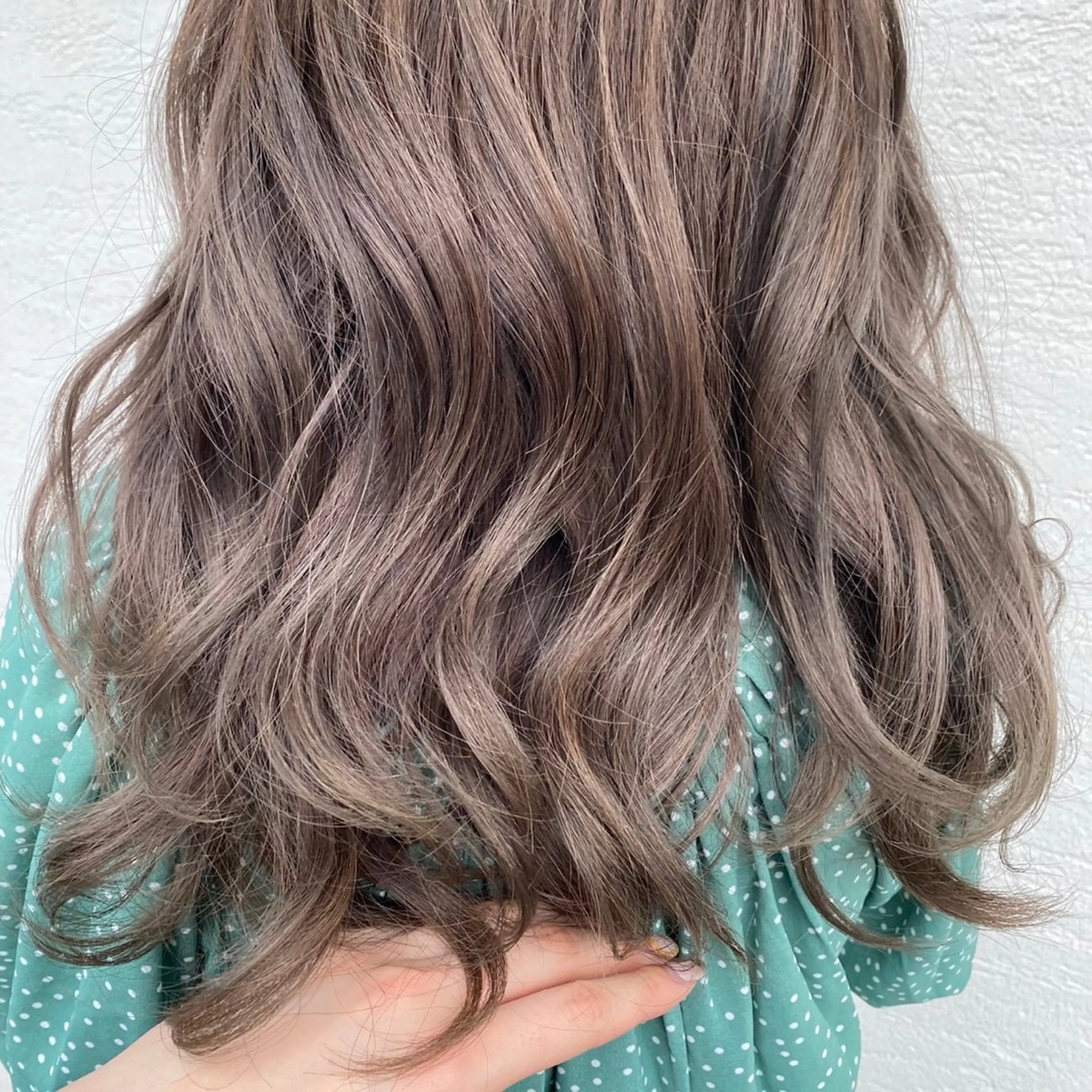 セミロング カラー パーマ ヘアアレンジ ちひろ /似合わせカラーのヘアスタイル