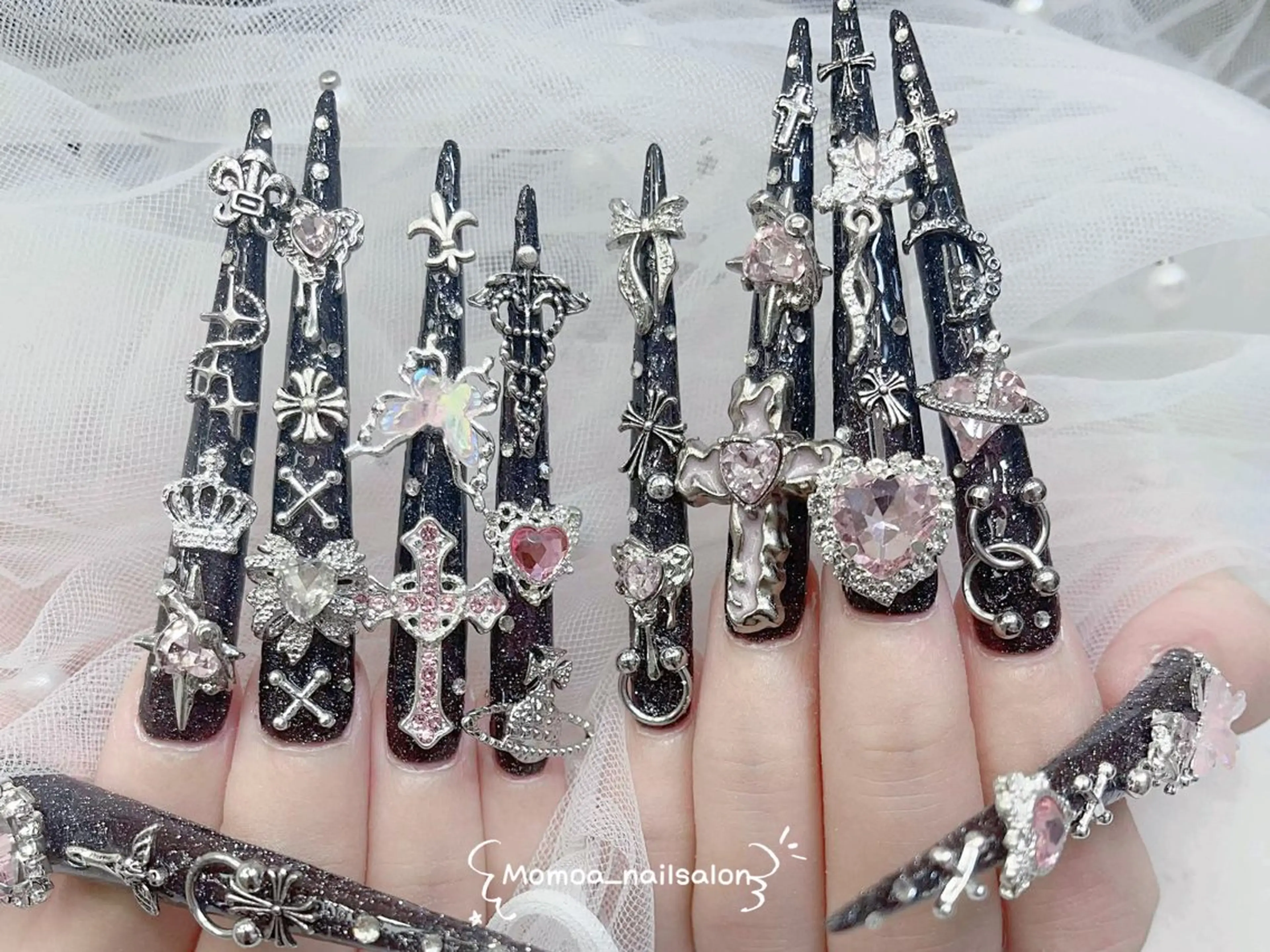 ネイル ハロウィン キラキラネイル 韓国ネイル スカルプネイル ハンドネイル MoMoA Nail ネイル長さ出し専門店のネイルデザイン