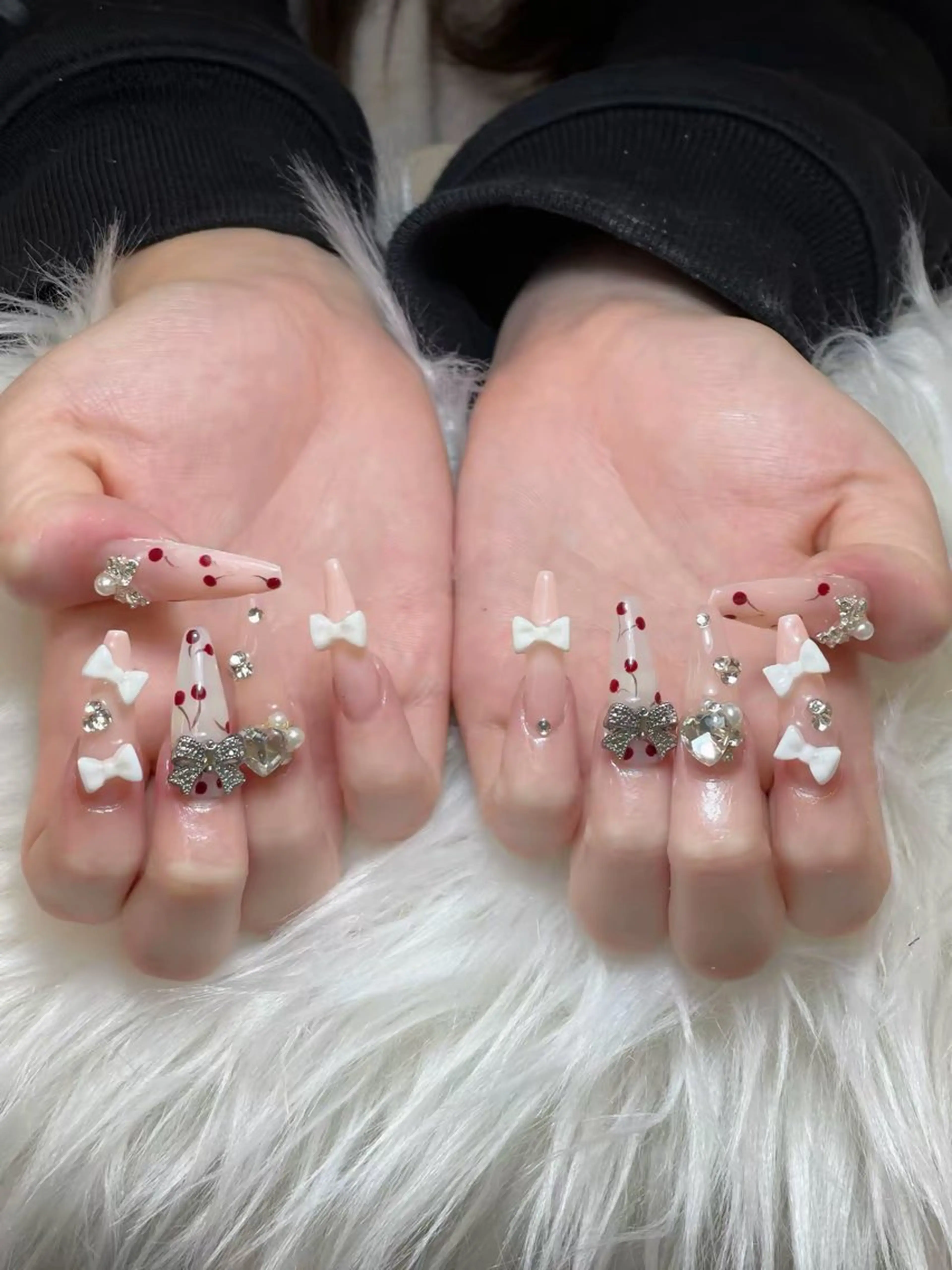 ネイル チークネイル フレンチネイル グラデーション キラキラネイル 韓国ネイル HIKARI HANA NAIL所属・HIKARIHANA NAILのネイルデザイン