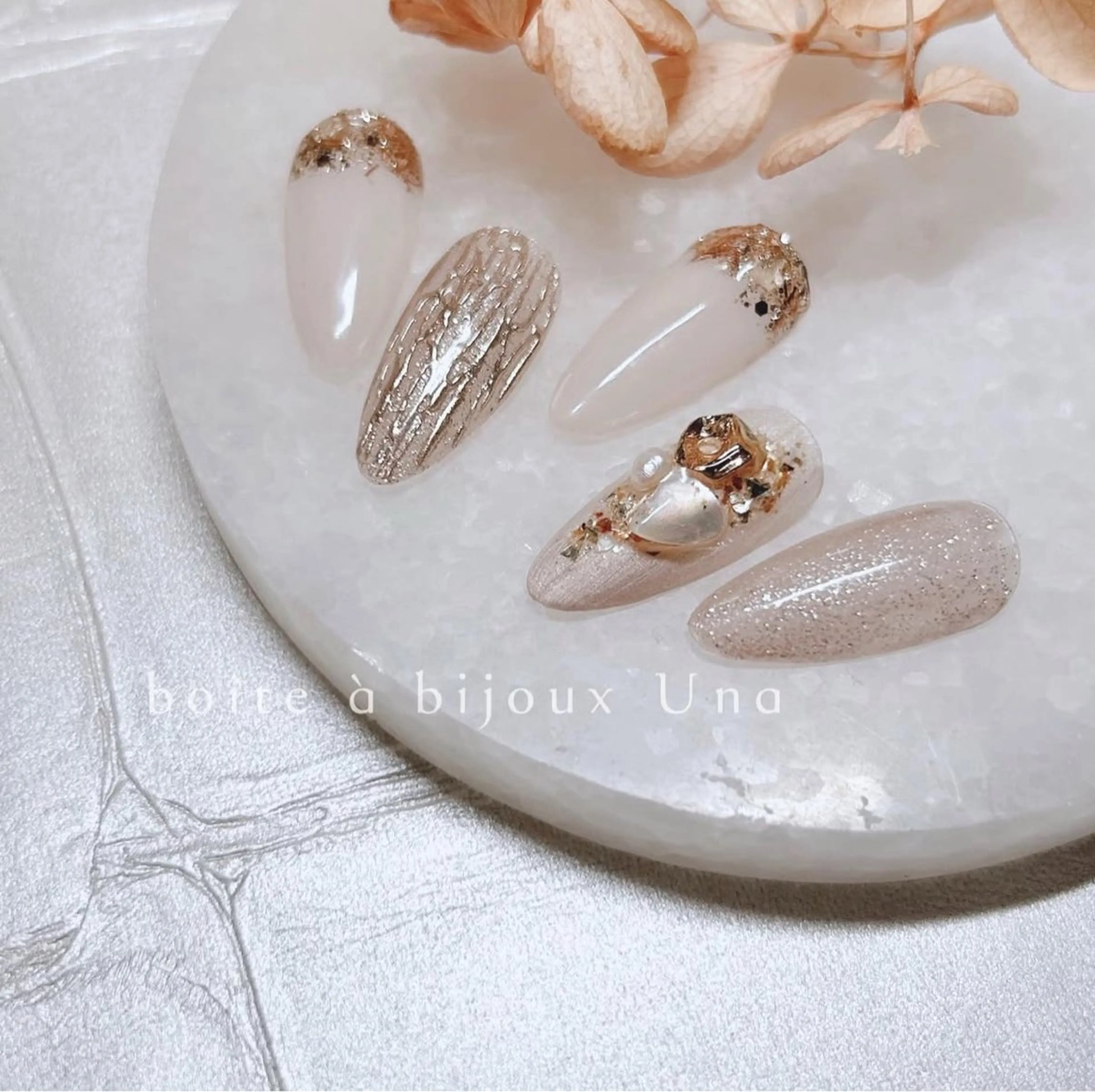 ネイル ハンドネイル boite a bijoux Unaのネイルデザイン