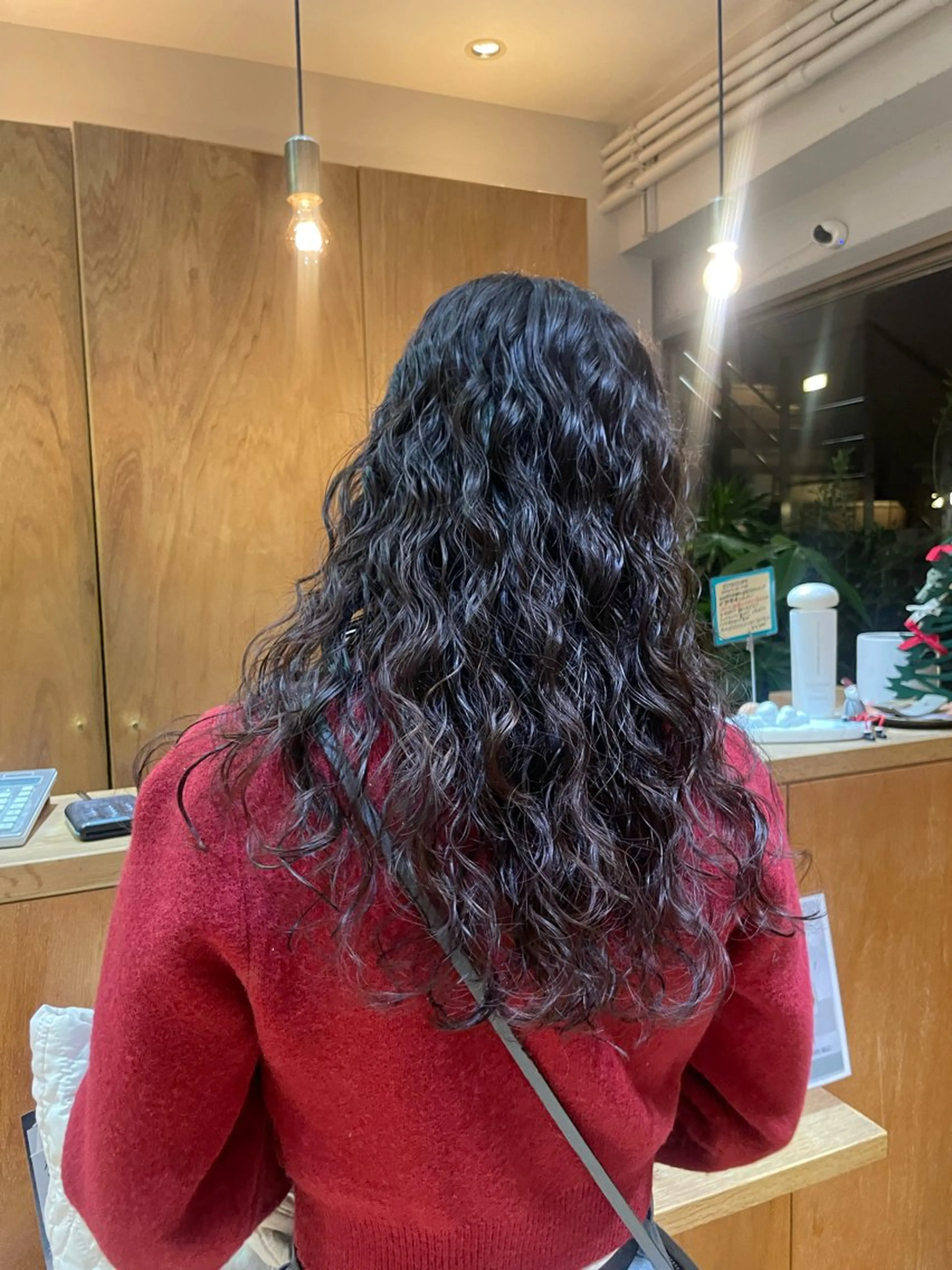 ロング パーマ chihiro / ミディアムカットのヘアスタイル