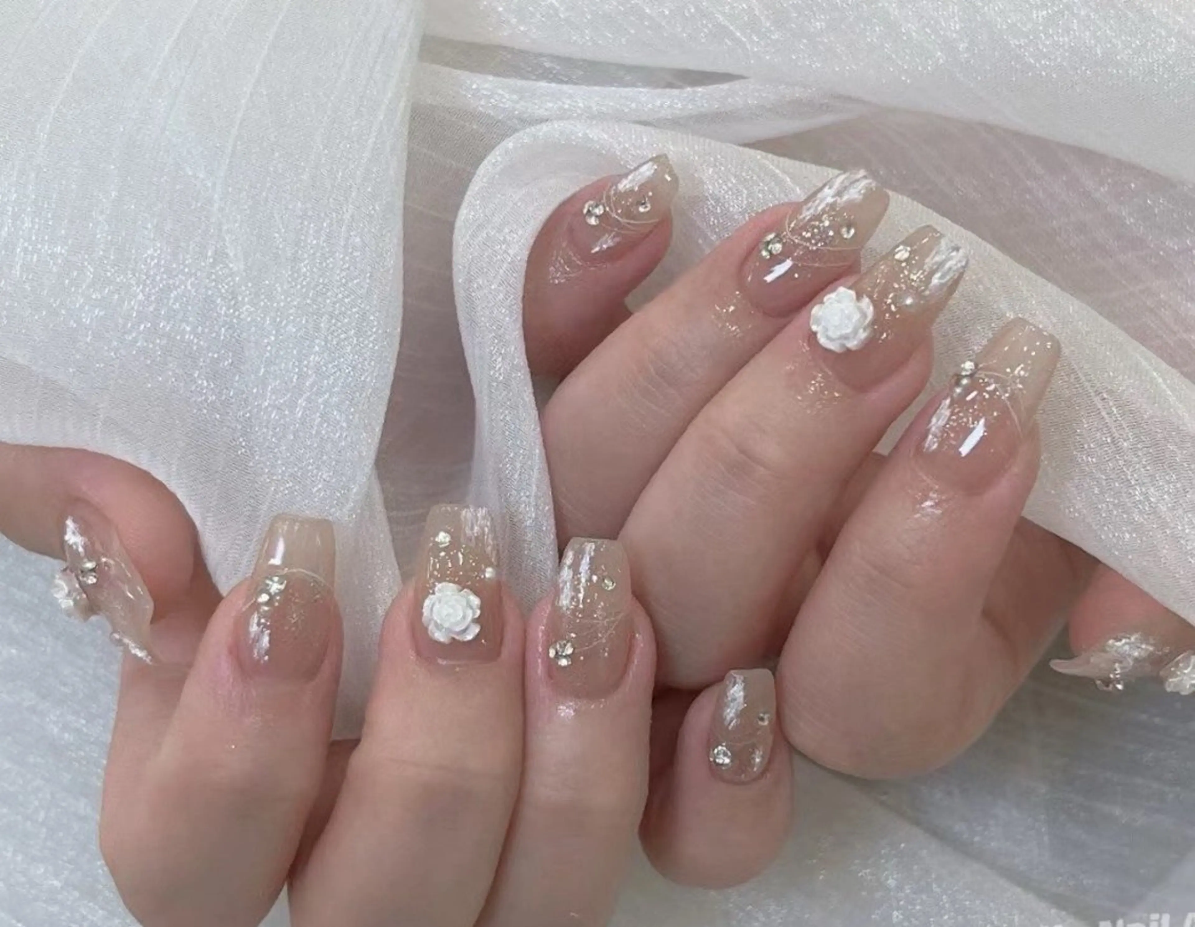 ネイル pink ladyサロン所属・べ にのネイルデザイン