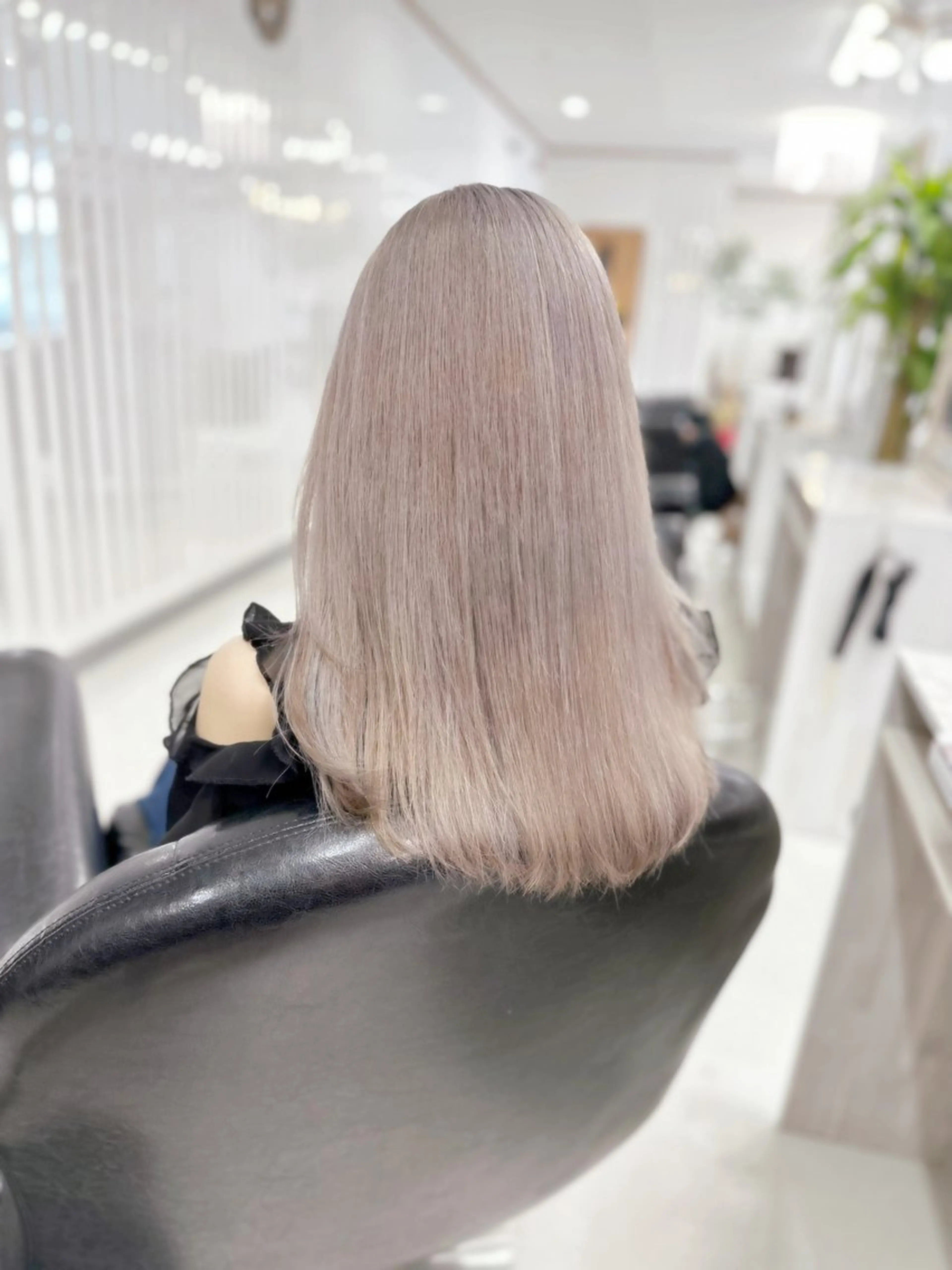 セミロング カラー ブリーチ デザインカラー ヘアカラー トリートメント YURI ✨のヘアスタイル