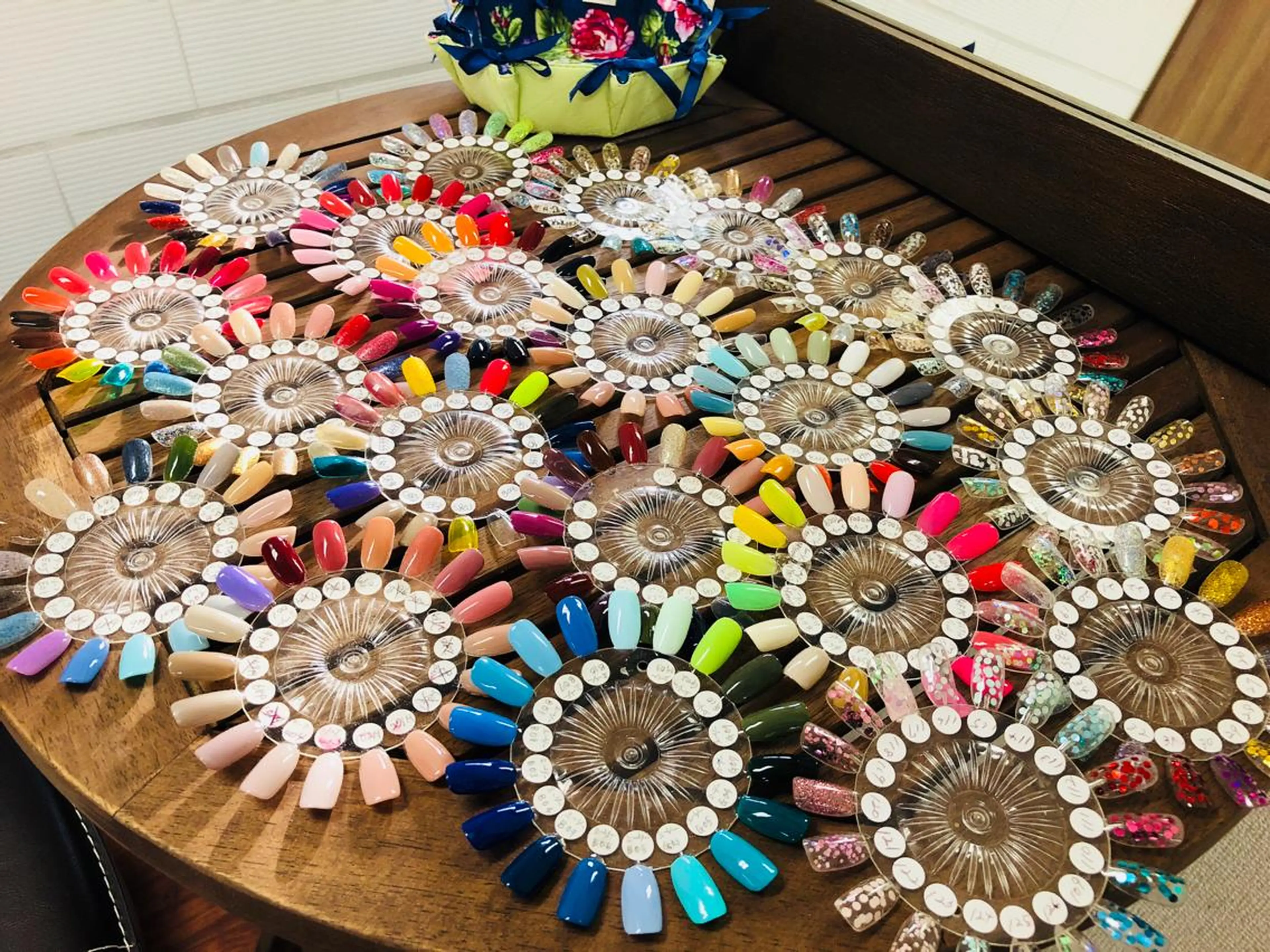 ネイル ジェルネイル 小河 仁美のネイルデザイン