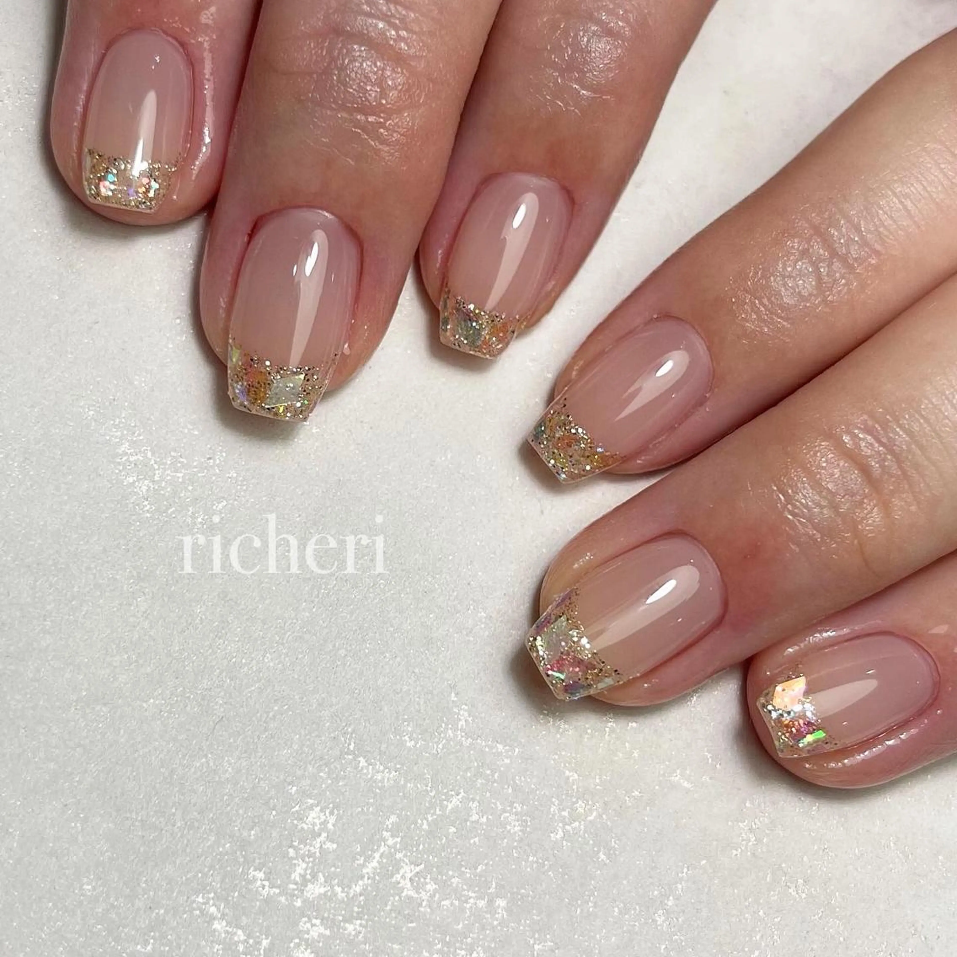 ミディアム ネイル ハンドネイル richeri beautyのエステ・リラクイメージ