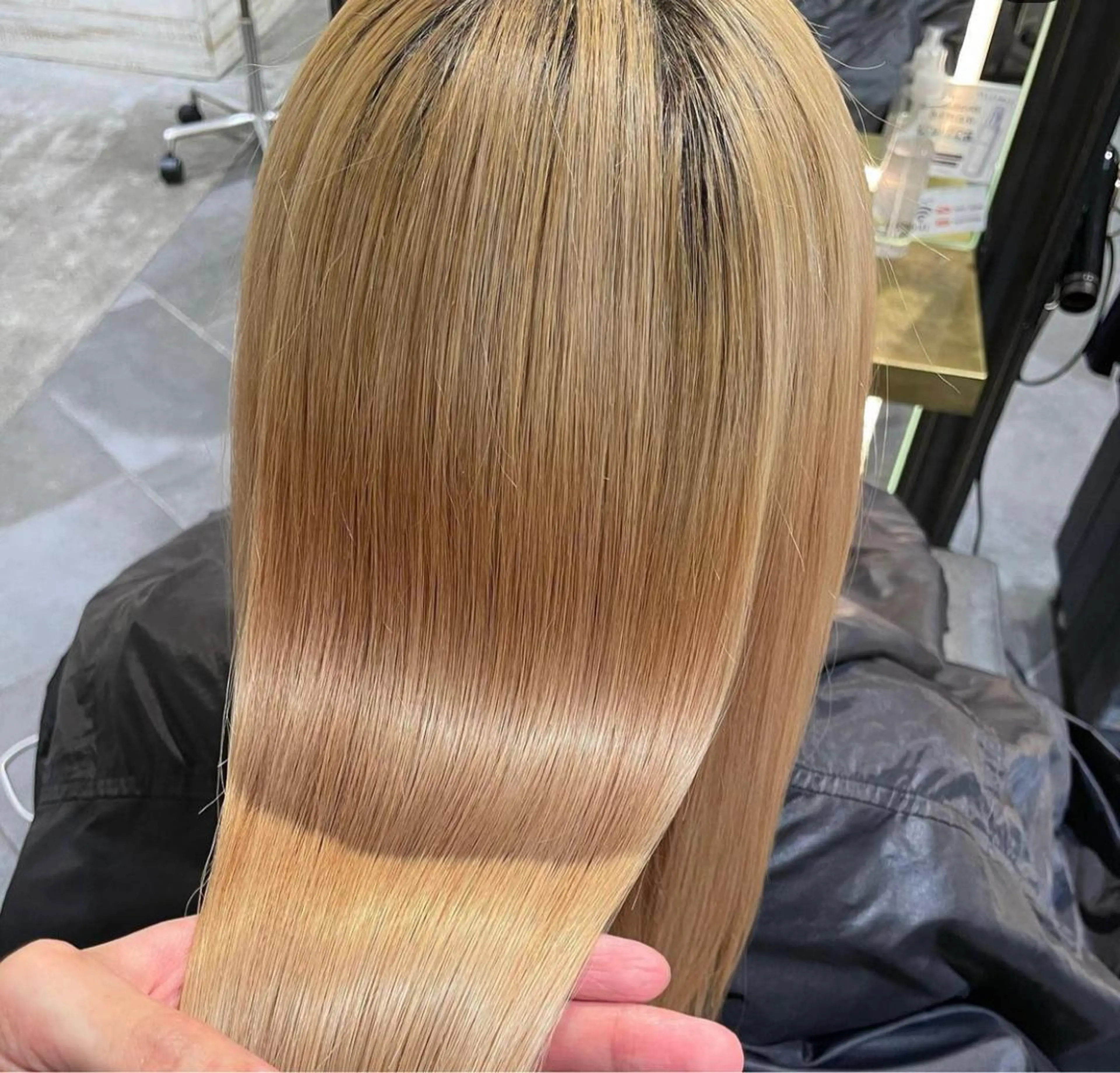 ロング トリートメント hollo 原宿所属・ハイトーンカラー/ ダブルカラー/EMIのヘアスタイル