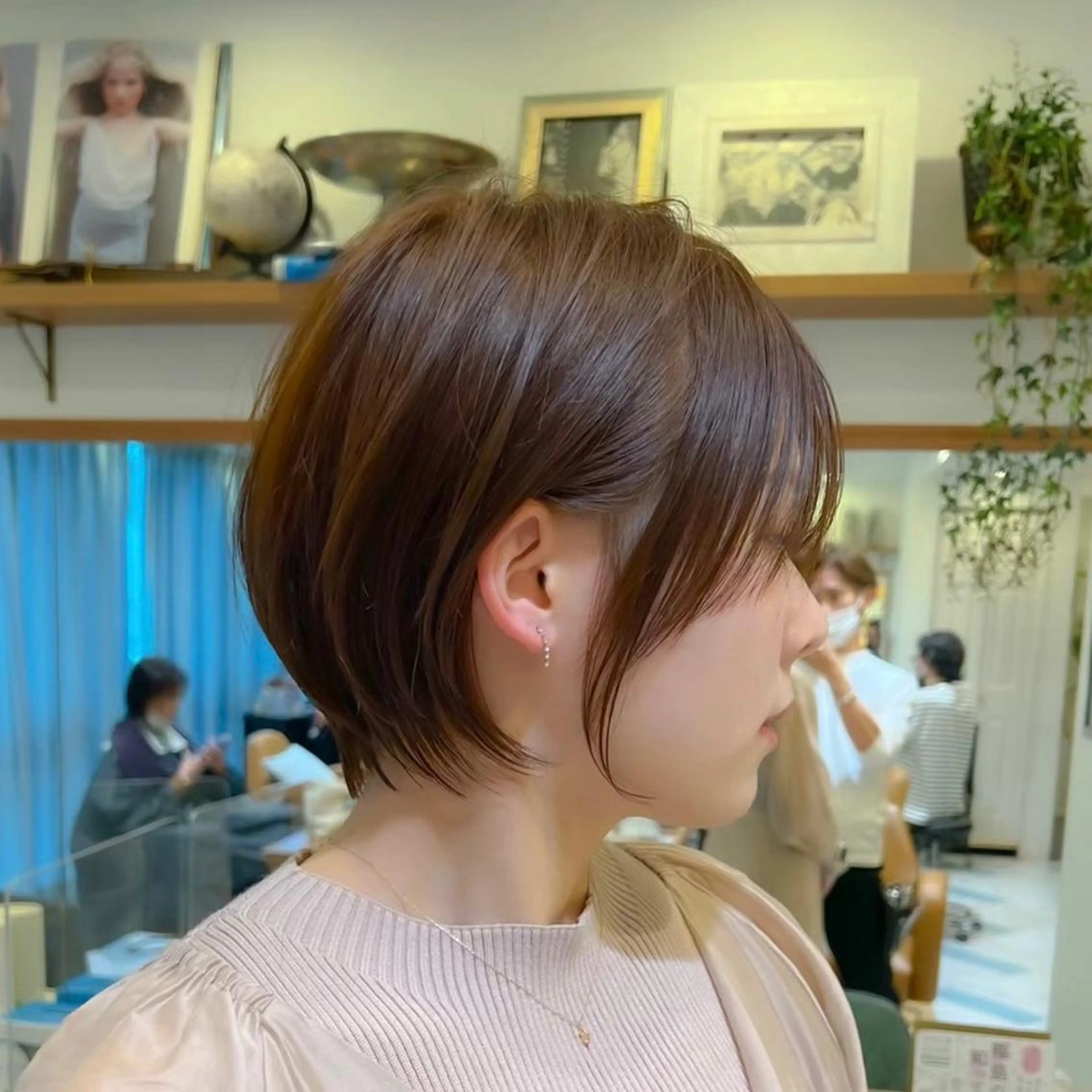 ショート 前下がりボブ ワンレンボブ アッシュ ボブ くせ毛 taiga ショート /レイヤー/矯正🌈のヘアスタイル