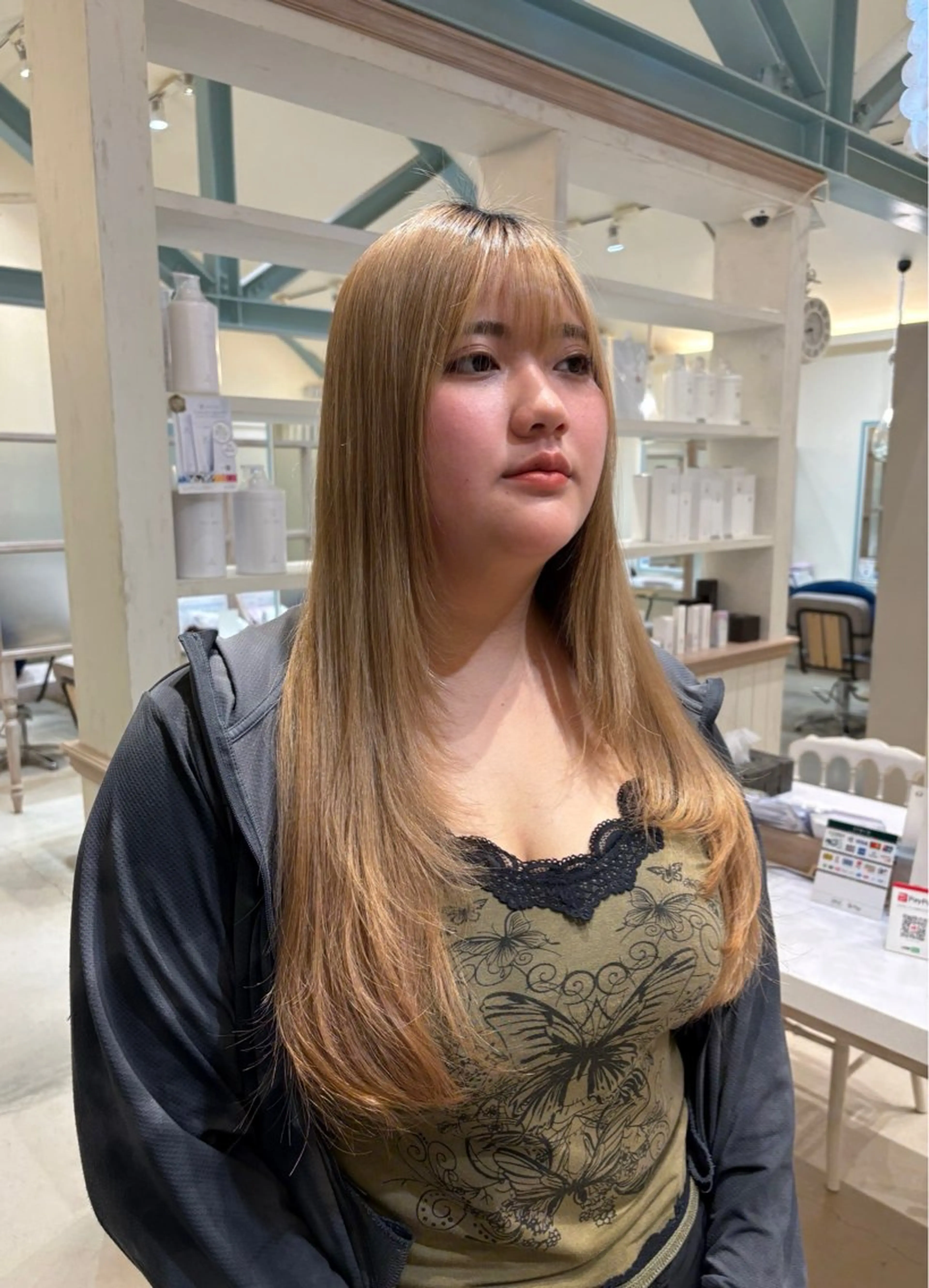 ロング 加藤 風花のヘアスタイル