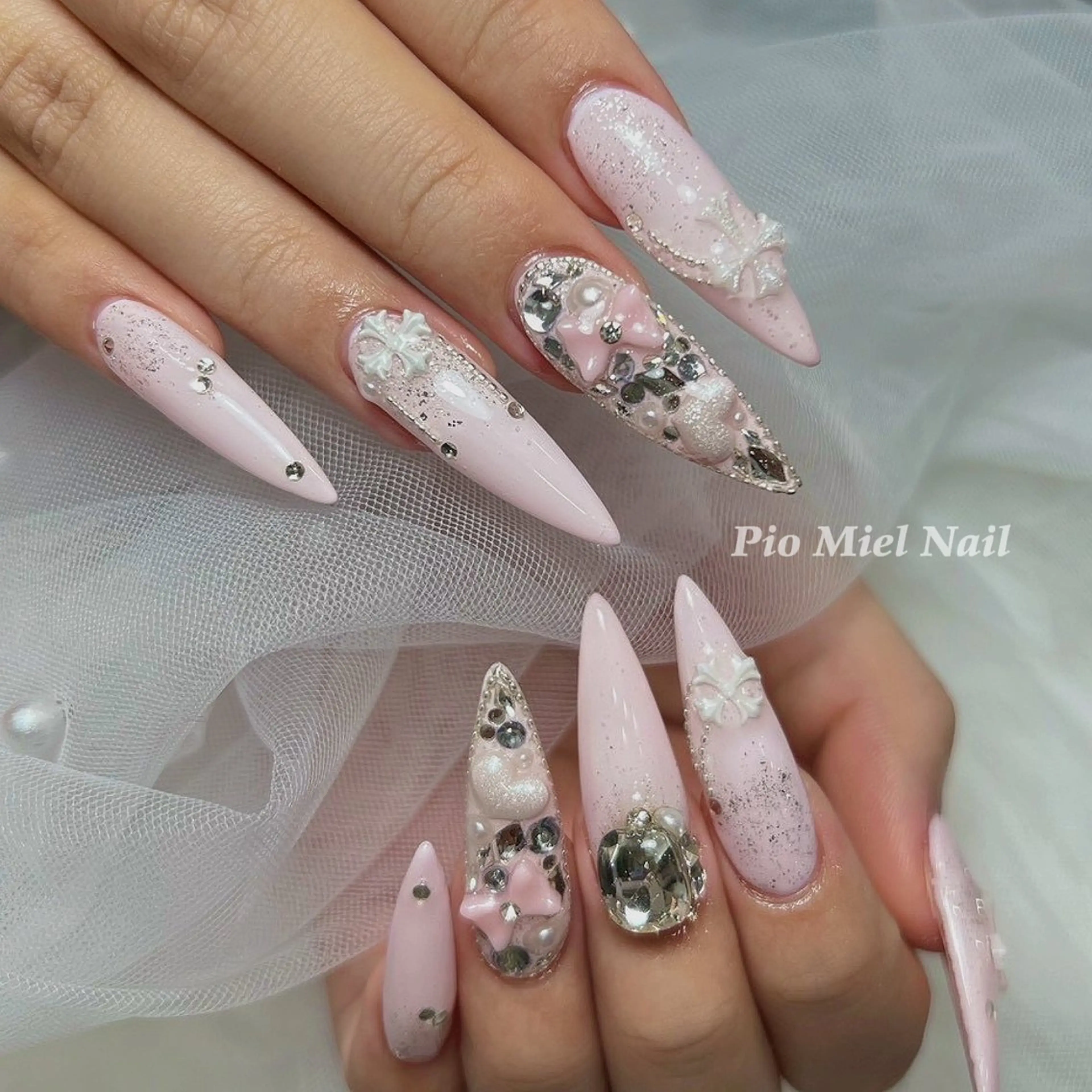 ネイル フレンチネイル 韓国ネイル マグネットネイル ニュアンスネイル ワンカラーネイル ハンドネイル Pio Mielのネイルデザイン