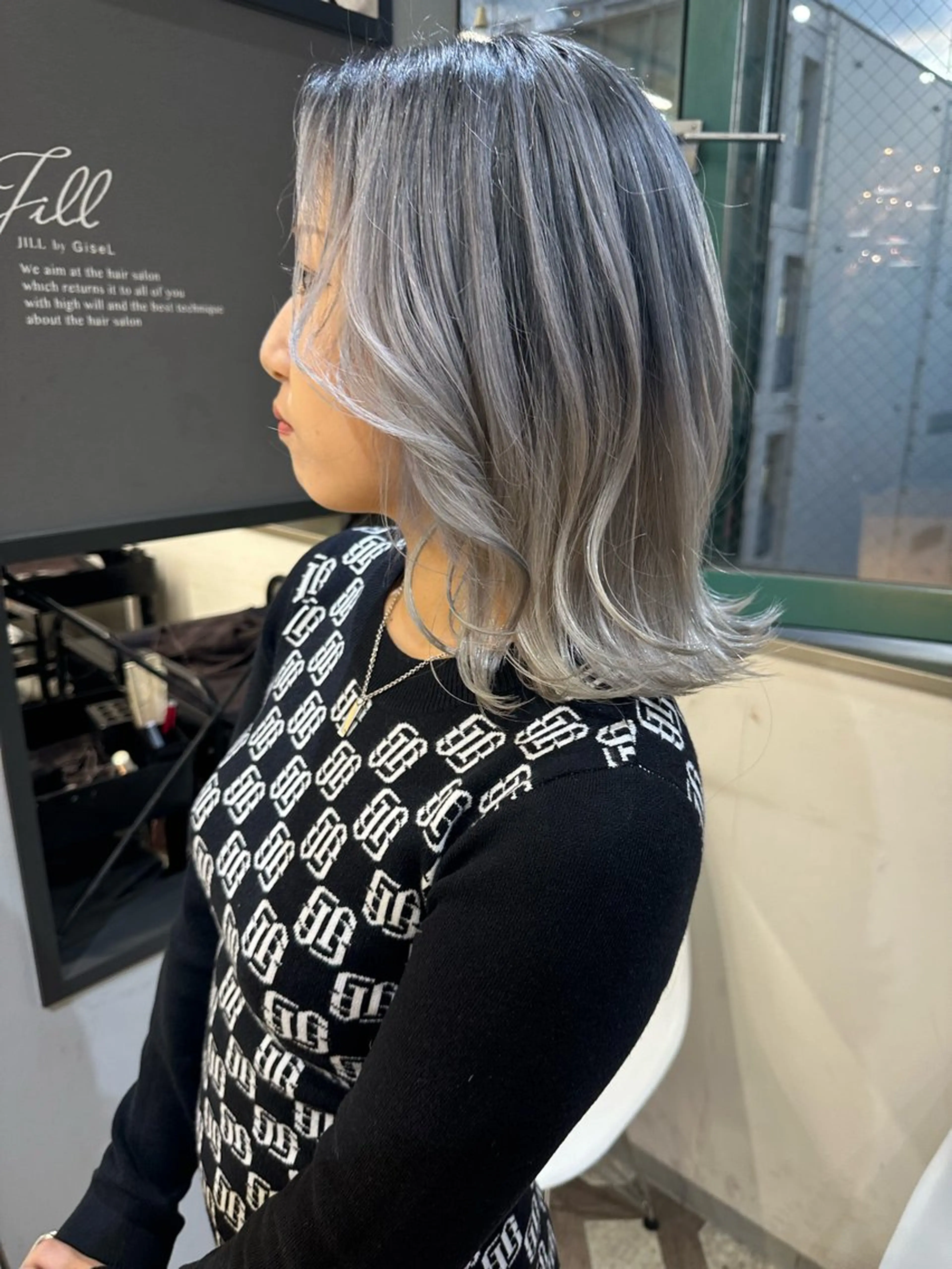 ミディアム カラー バレイヤージュ ベージュカラー グラデーションカラー グレージュ ハイライトカラー カット ヘアカラー トリートメント AiM エイム　韓国レイヤーのヘアスタイル