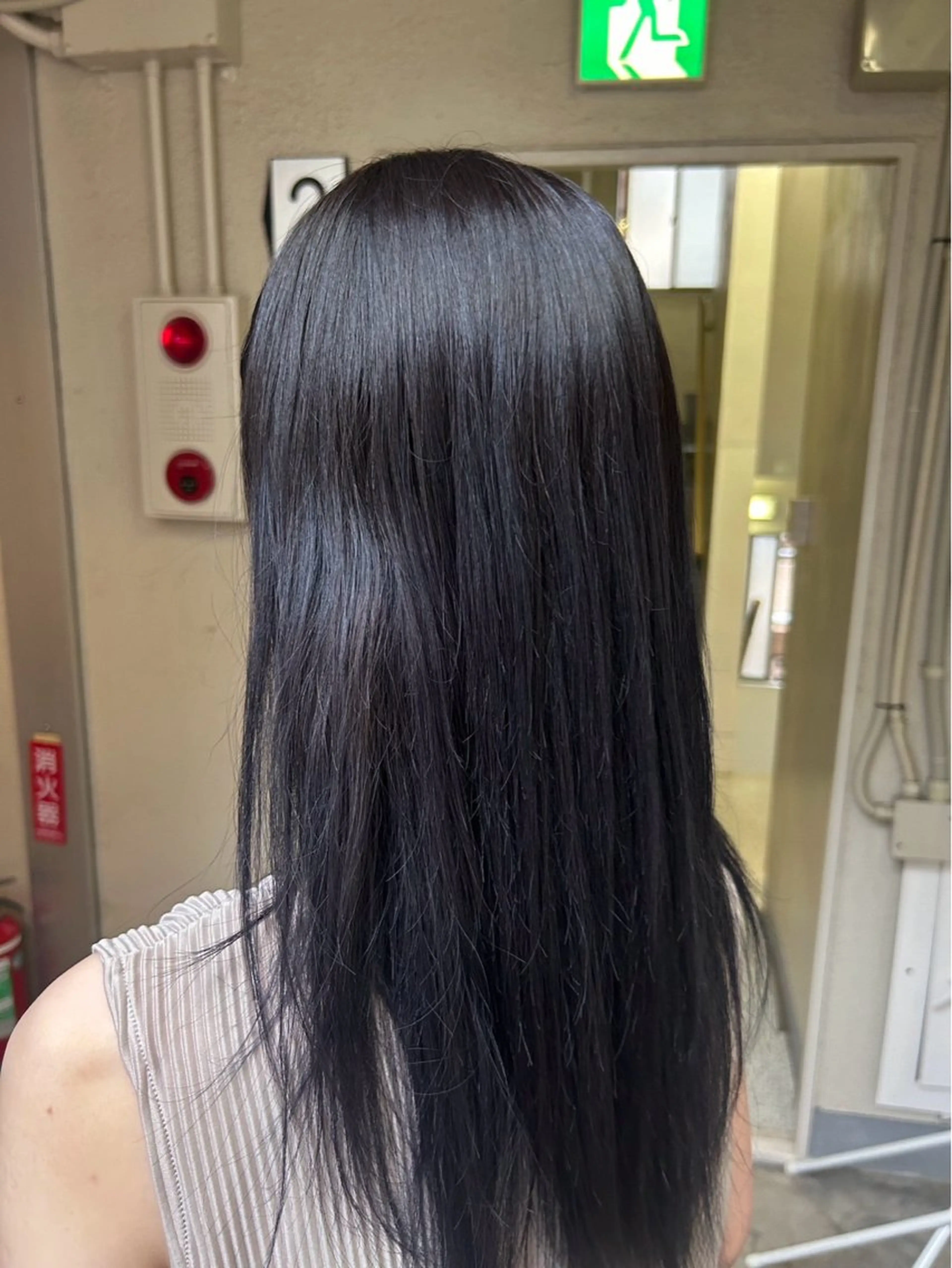 カラー ブルーカラー ブルーバイオレット バイオレットカラー Needs by ONECONCEPT所属・齋 采伽のヘアスタイル