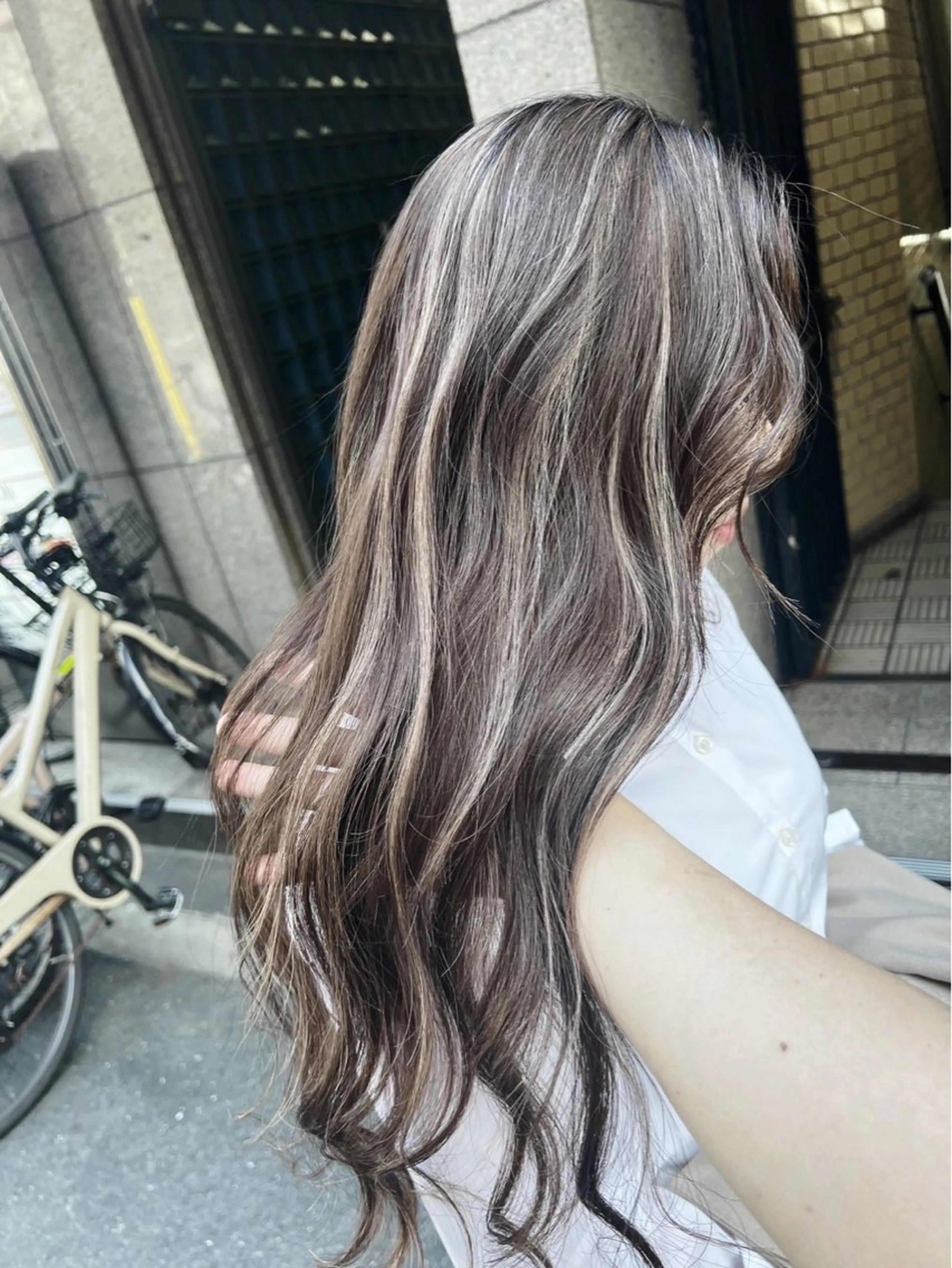 ロング カラー グレージュ ハイライトカラー ハイライト ヘアカラー トリートメント ROBIN所属・指名数No.1 /NAOYAのヘアスタイル