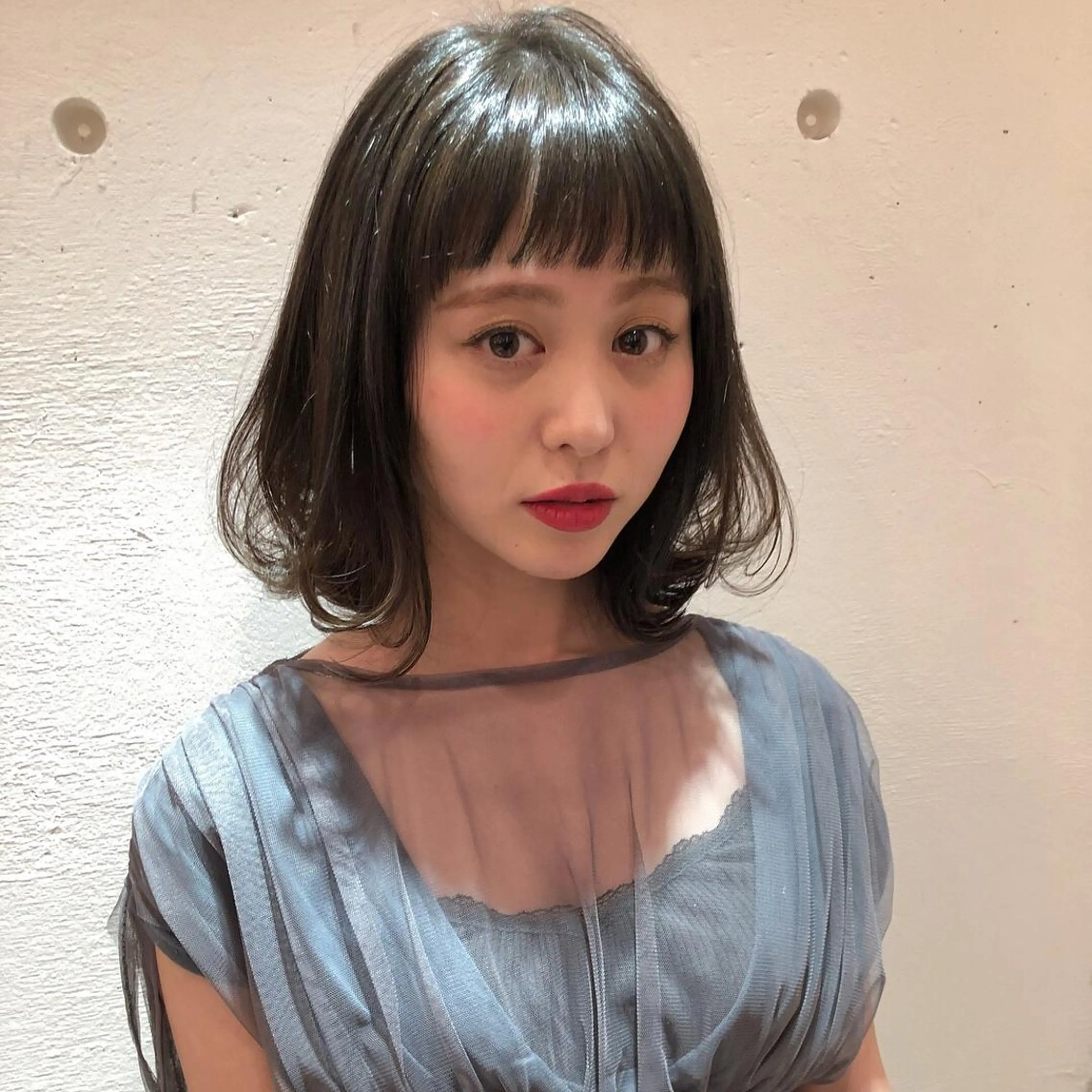 ミディアム カラー THE DAY所属・AKI HASHIMOTOのヘアスタイル