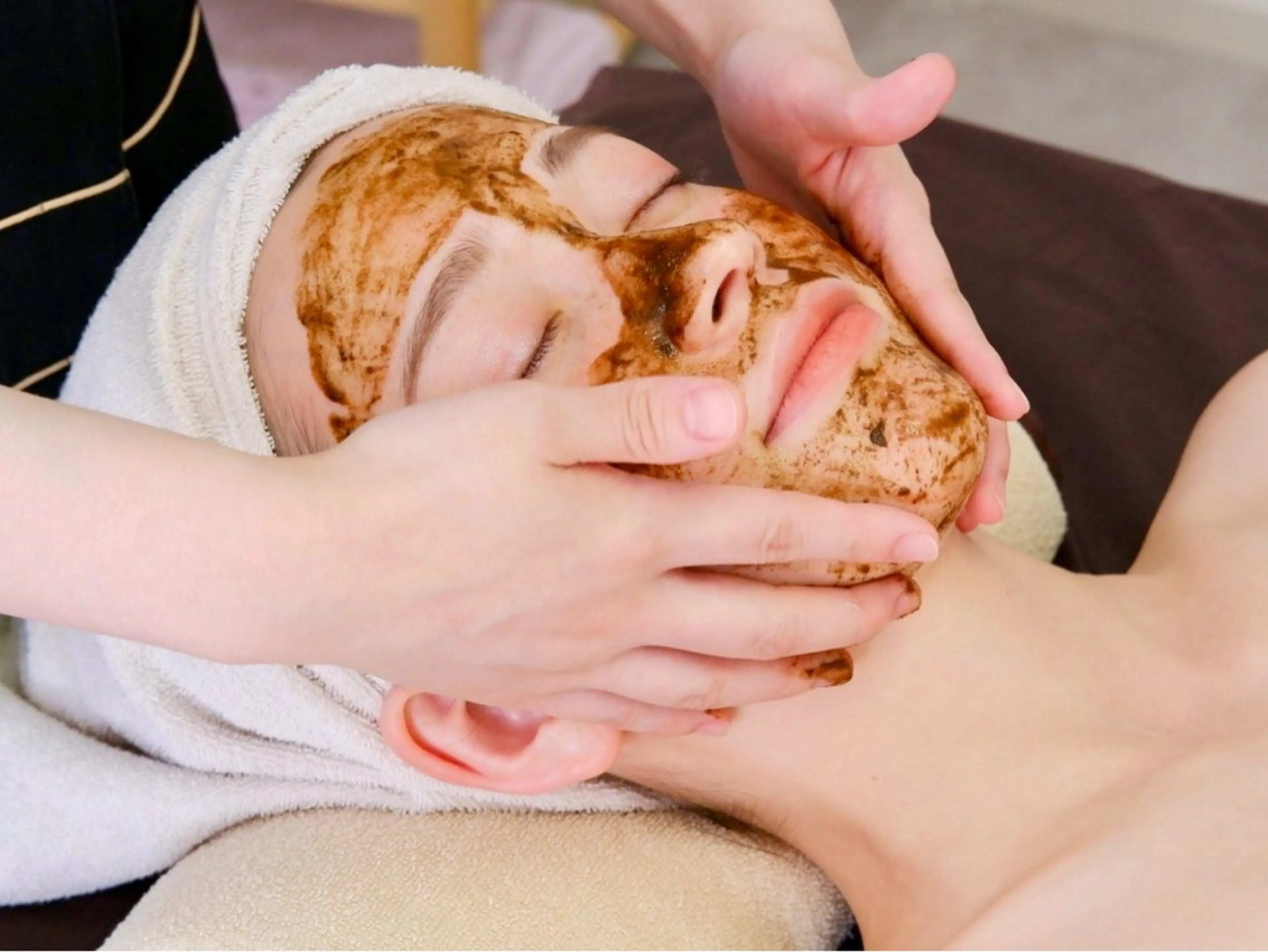 エステ シミケア/ハーブピーリング/脱毛/小顔フェイシャル/ハーブ温浴　LAULEA所属・素肌をキレイに ラウレア🌼Hayaのエステ・リラクイメージ