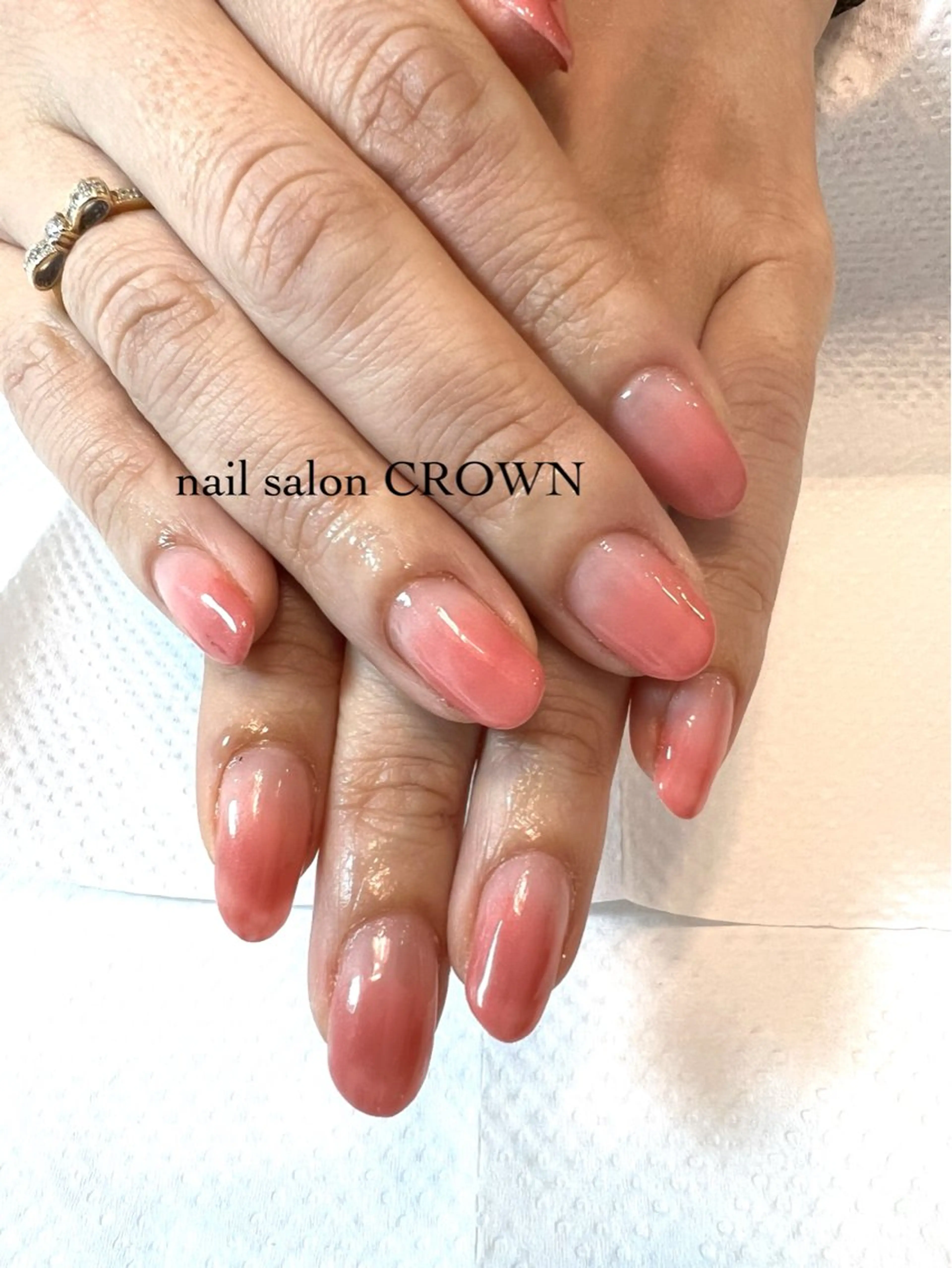 ネイル グラデーション nail salon CROWNのネイルデザイン