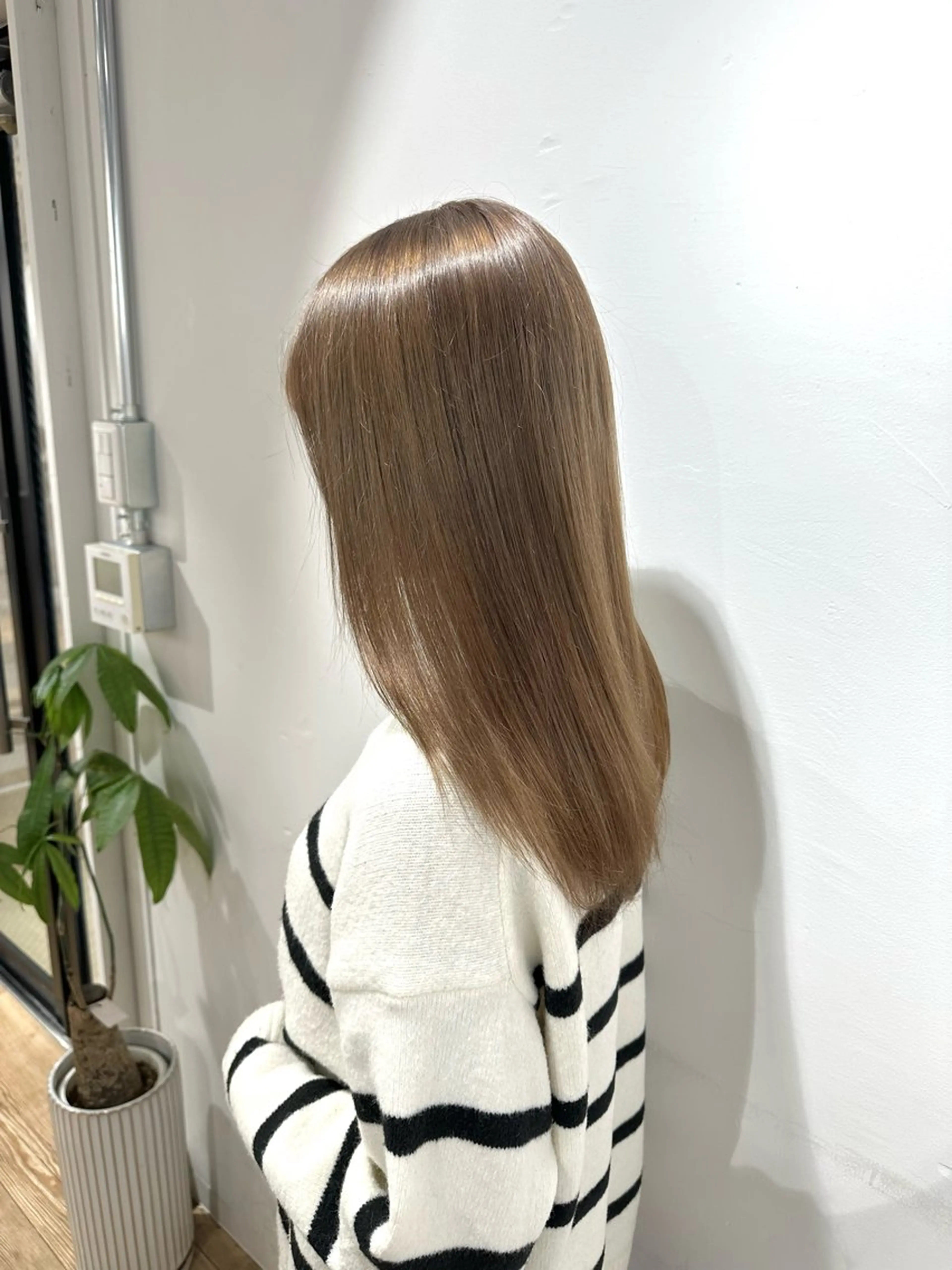 ロング カラー ヘアアレンジ ブリーチ グレージュ ミルクティーグレージュ カット ヘアカラー SALOWIN京都河原町Suite店所属・外国人風レイヤー/ ハイトーンSHUのヘアスタイル