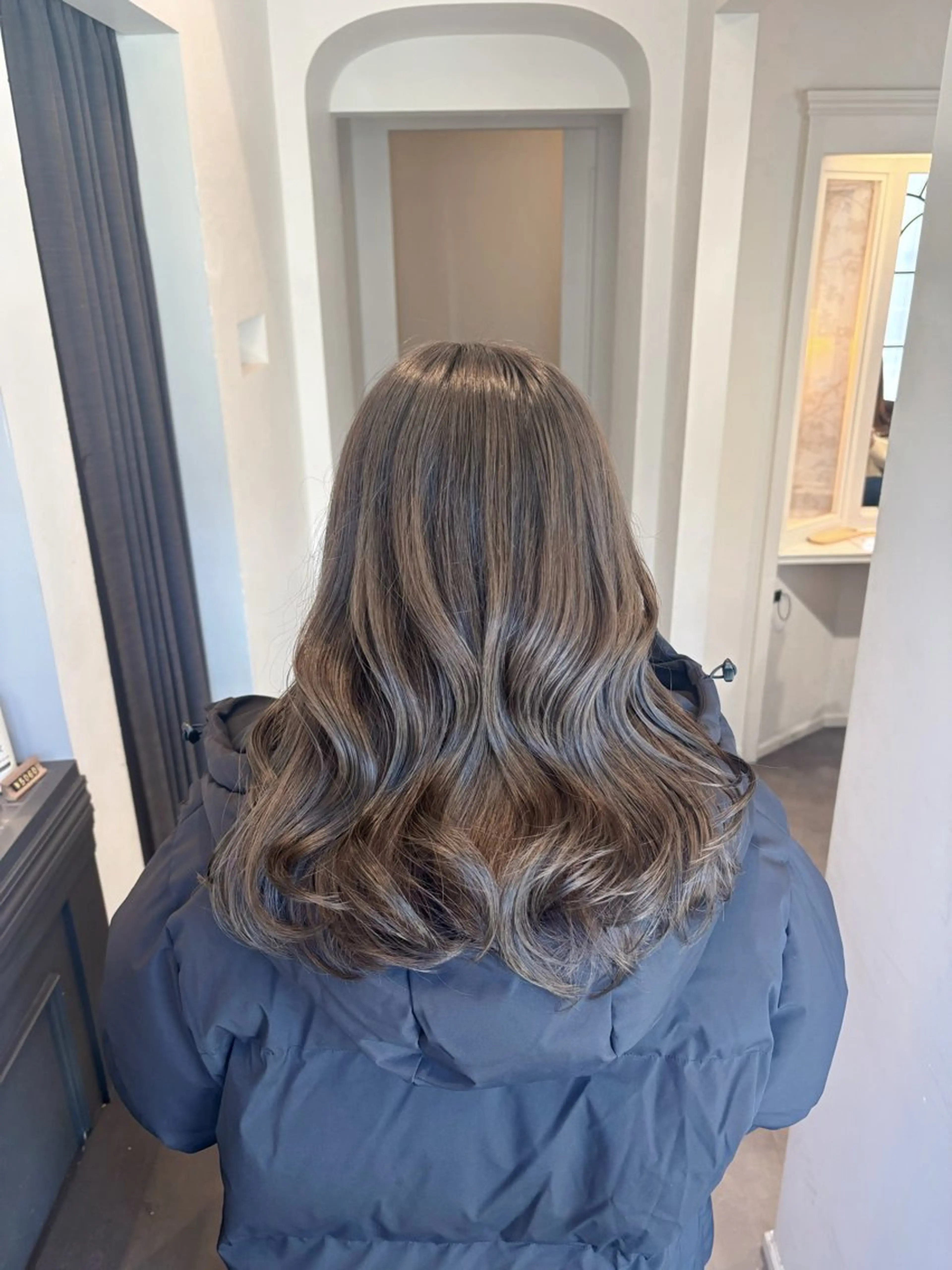 セミロング カラー カット ヘアカラー トリートメント 栗林 茉那のヘアスタイル