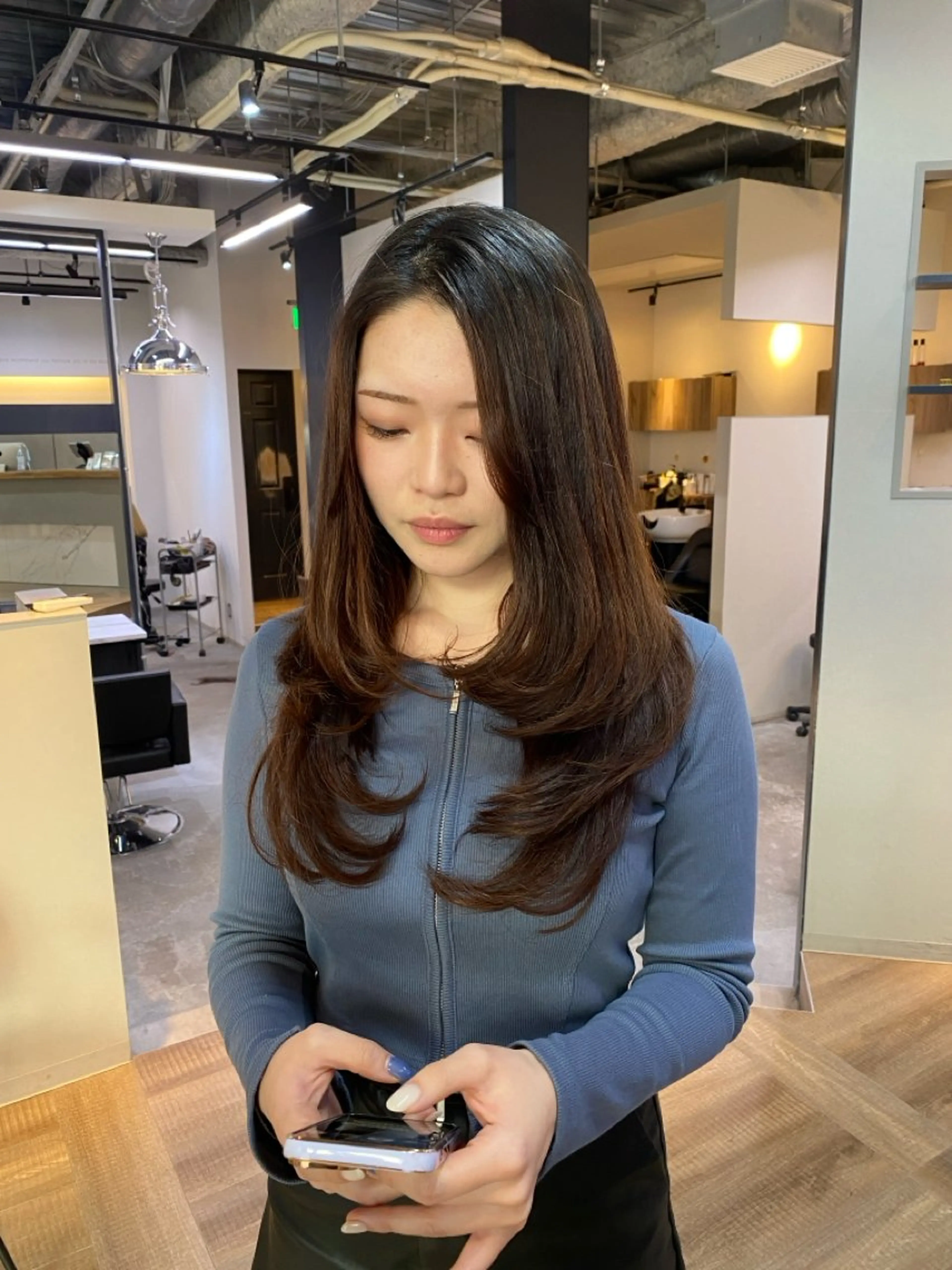 ロング カラー カット ヘアカラー 白髪ぼかしハイライト ／レイヤー中島啓太のヘアスタイル