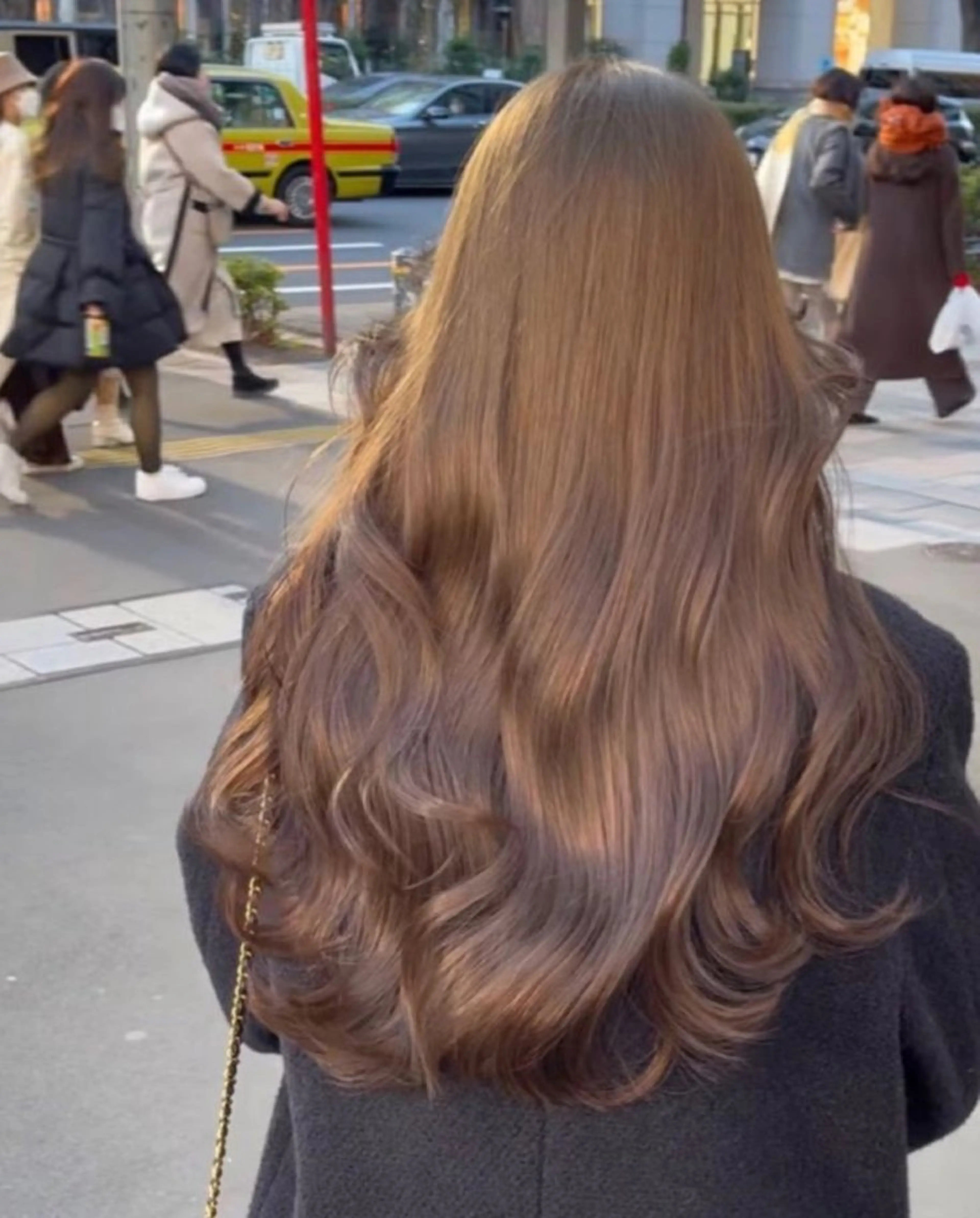 セミロング カラー ベージュカラー ケアカラー ミルクティーベージュ トリートメント カット ヘアカラー トリートメント サロウィン　神戸三宮店所属・三宮No.1ブリーチ 無しカラー/杉山太貴のヘアスタイル