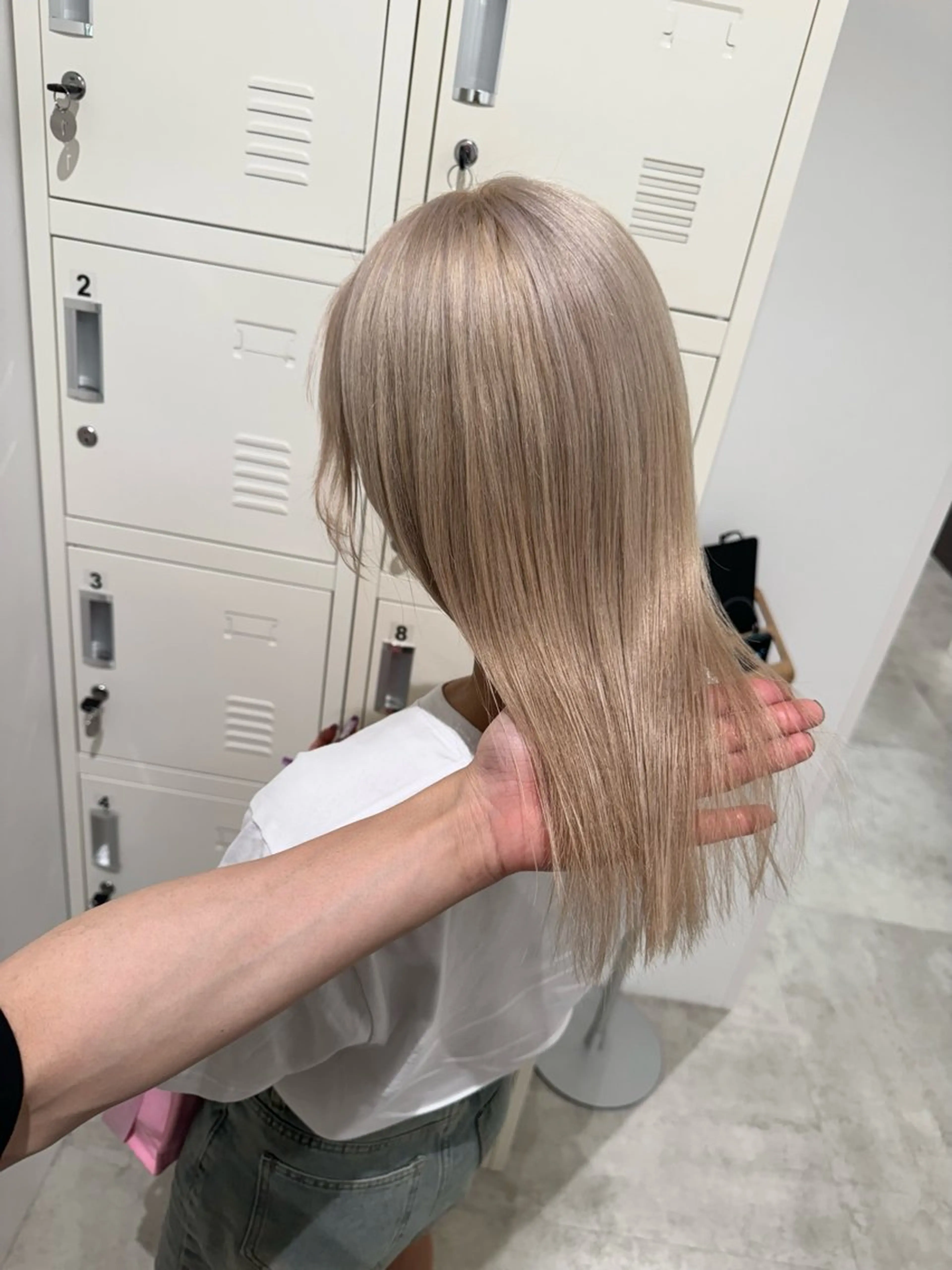 ミディアム 髪質改善 ヘアカラー トリートメント サロウィン新宿三丁目East所属・💕冬モテ×上品色気 モテヘア💕山田航介のヘアスタイル