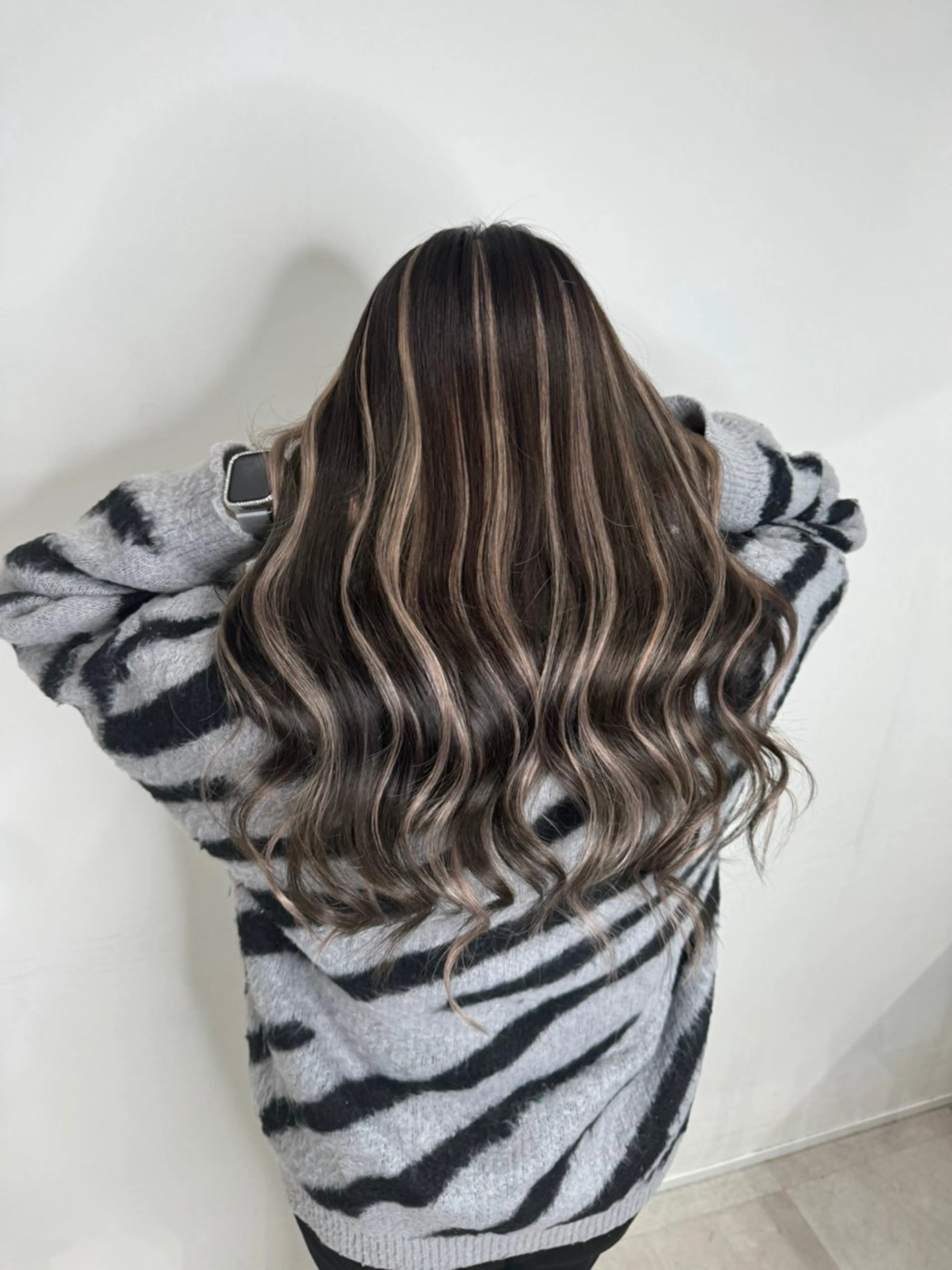 ロング カラー ベージュカラー ハイライトカラー ピンクカラー ピンクベージュ エクステ 黒木 大武のヘアスタイル