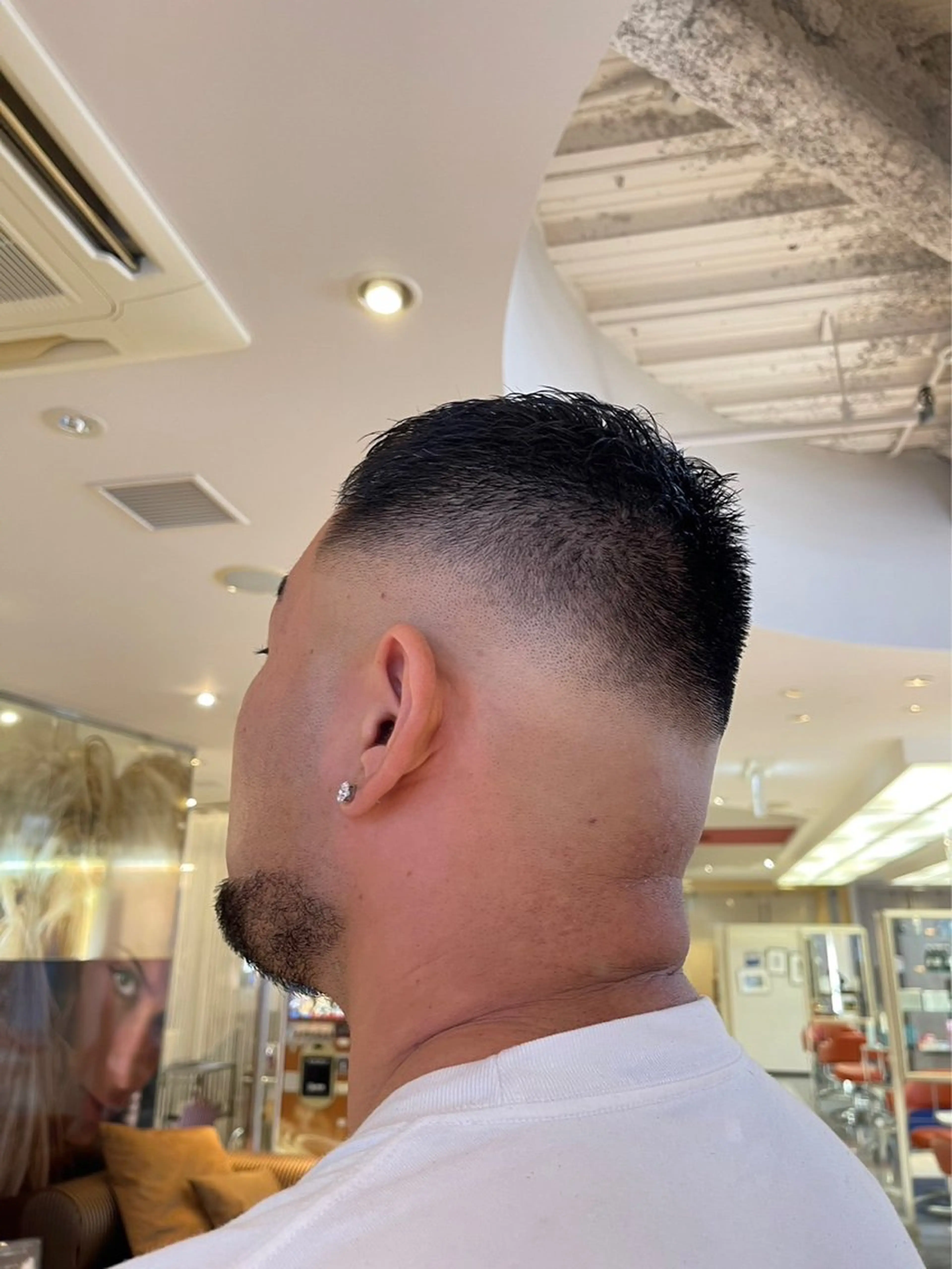 メンズ フェードカット スキンフェード ラシェンテ居留地所属・鶴﨑 美優亜のヘアスタイル