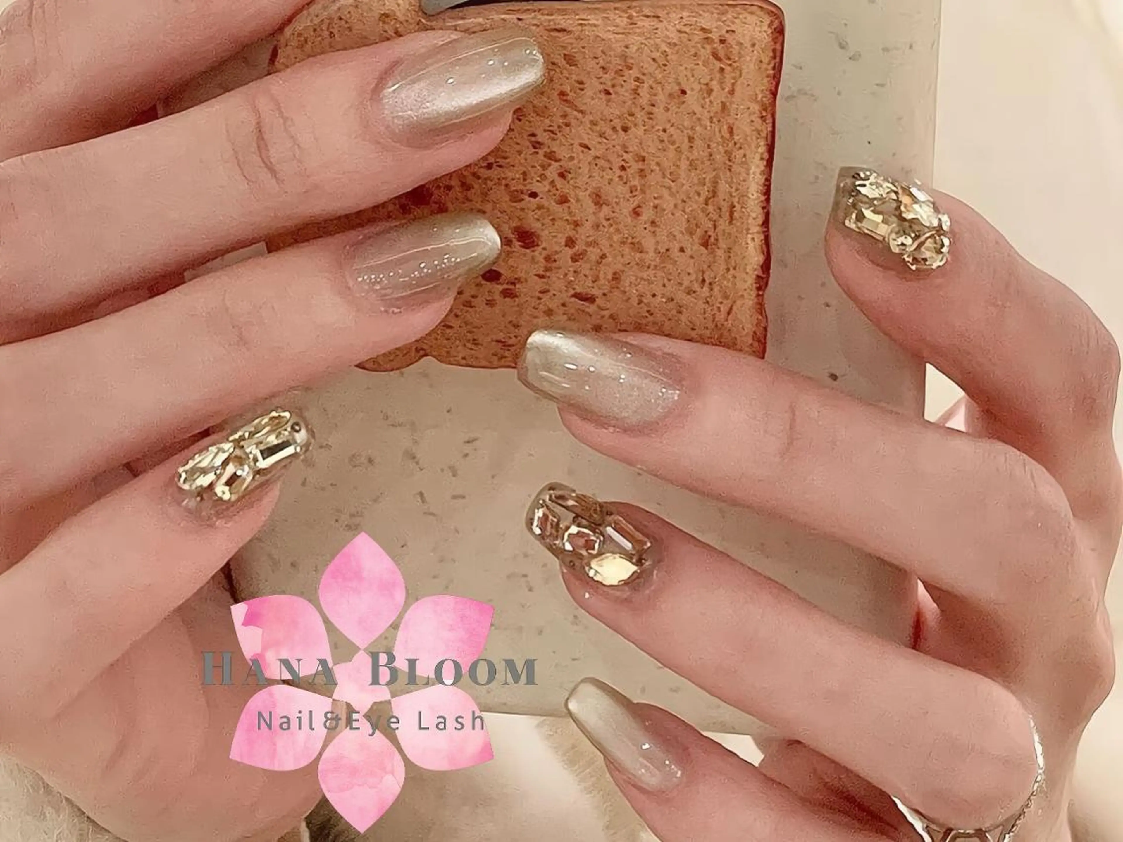 ネイル フレンチネイル ジェルネイル マグネットネイル ミラーネイル 持ち込み ハンドネイル ハンドケア Hana Bloom Nail Salonのネイルデザイン