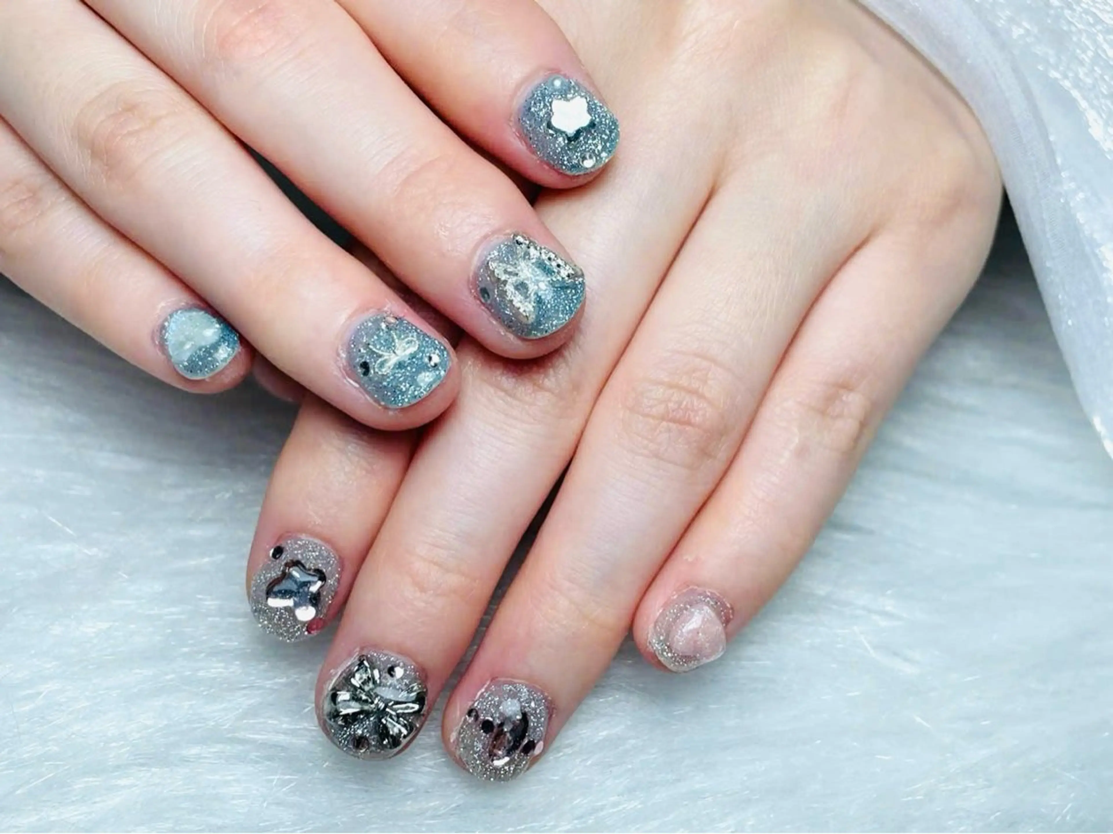 ネイル キラキラネイル ストーンネイル Michan Nail所属・Michan Nailのネイルデザイン