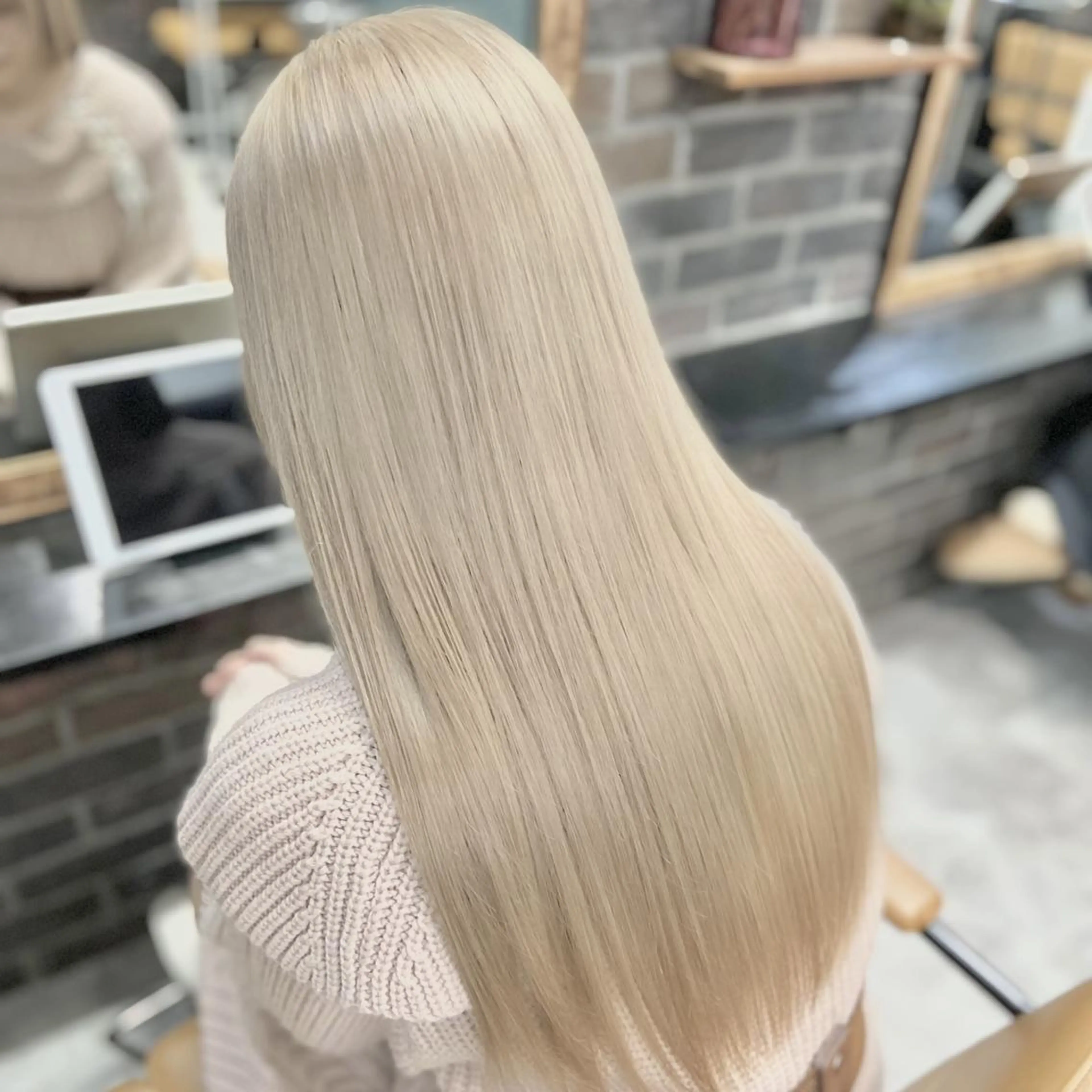 ロング カラー ヘアカラー トリートメント ハイトーン/髪質改善 /Akuaのヘアスタイル